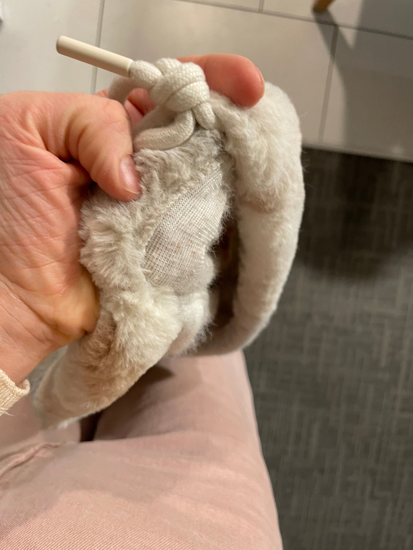 Mountain and Isles Cream & Taupe Faux Fur Half-Zip Pullover – L/XL