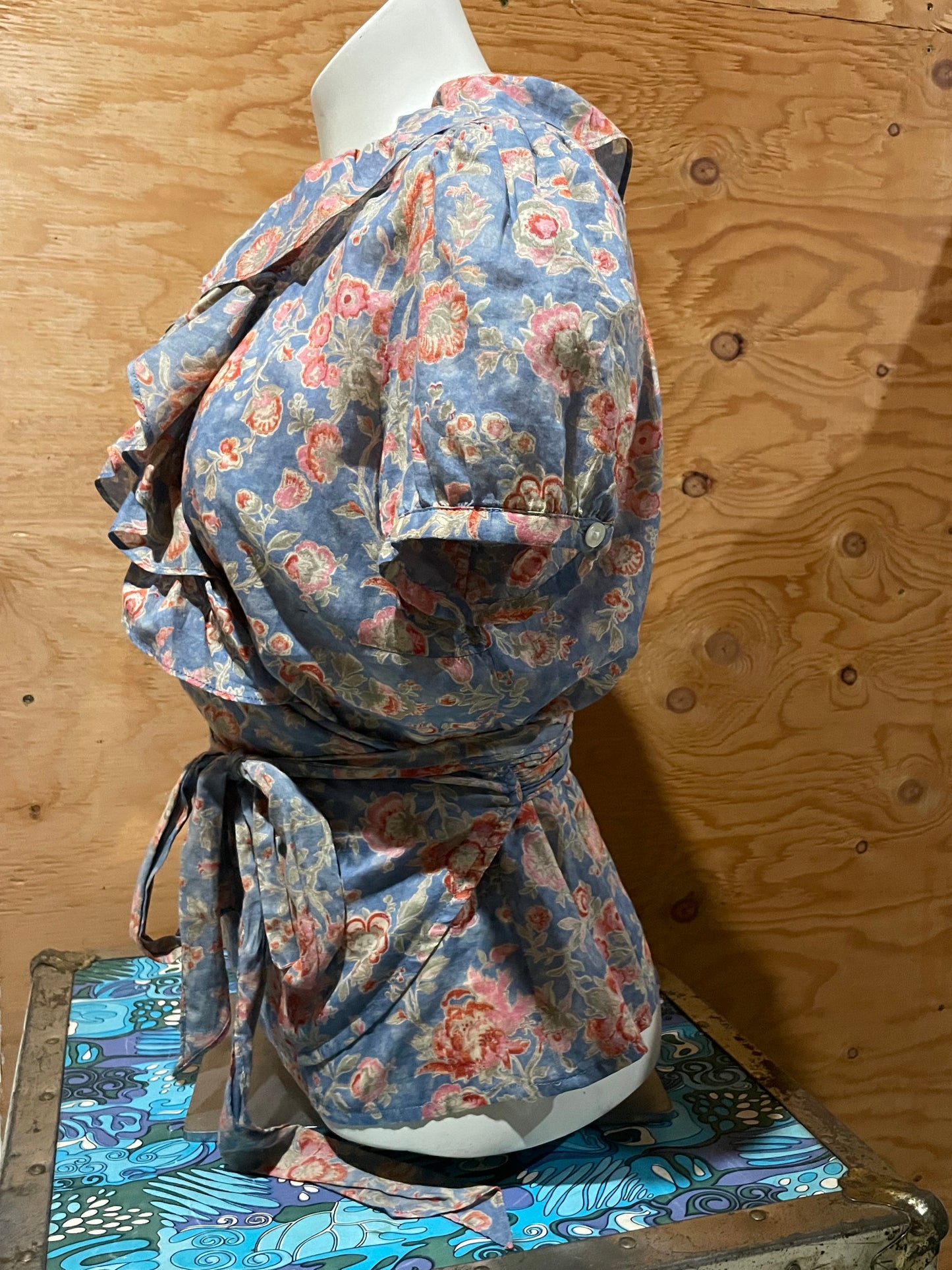 Lauren Jeans Co. Ralph Lauren  Blue Floral Cotton Wrap Top – Small