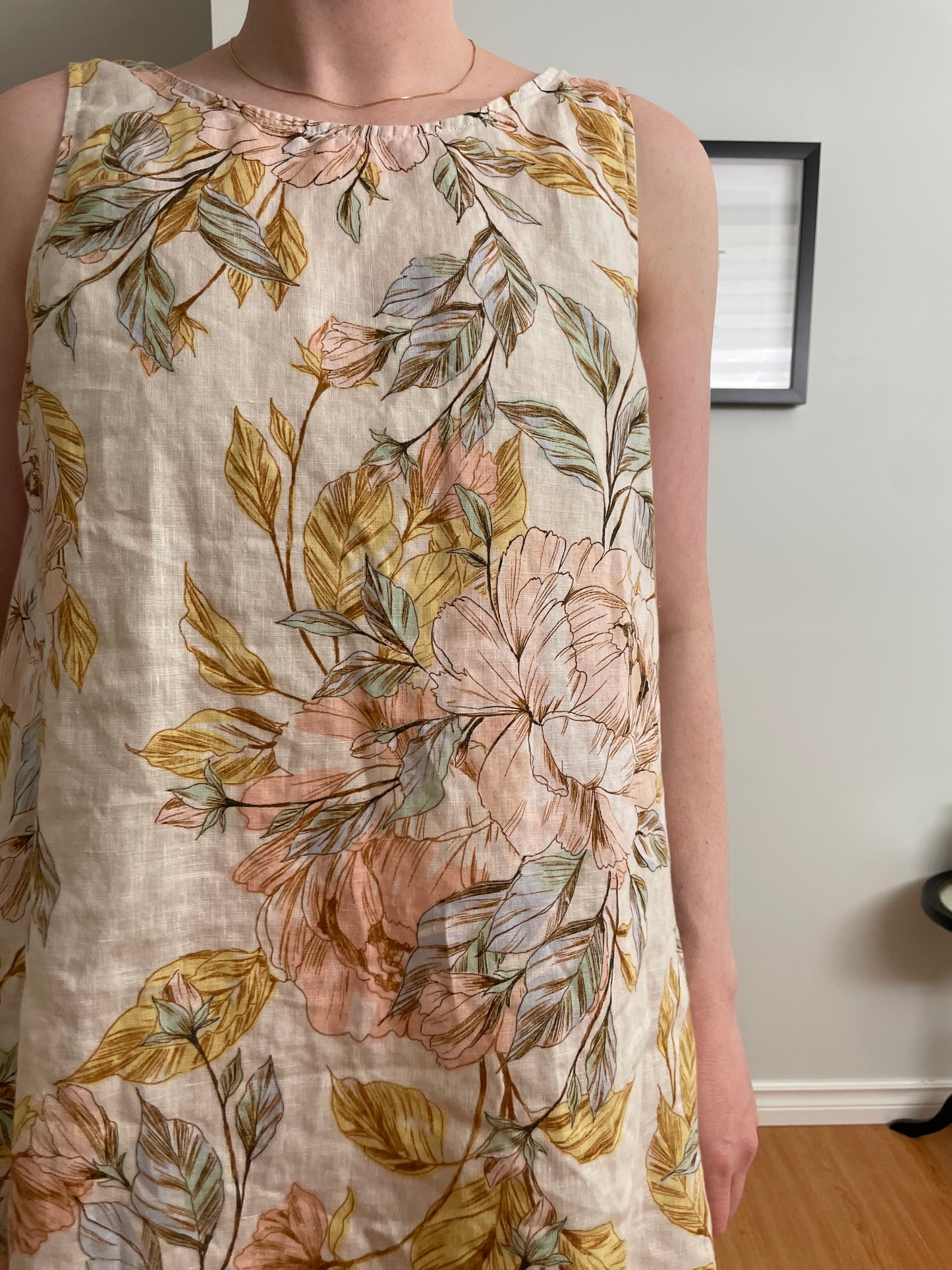 Nicole Miller Cream Floral 100% Linen Sleeveless Shift Dress - Small