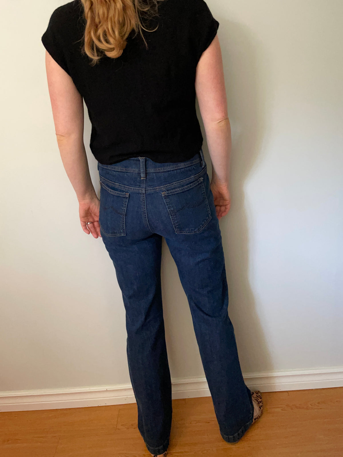 Jones New York Sport Dark Wash Stretch Flare Jeans – Size 4