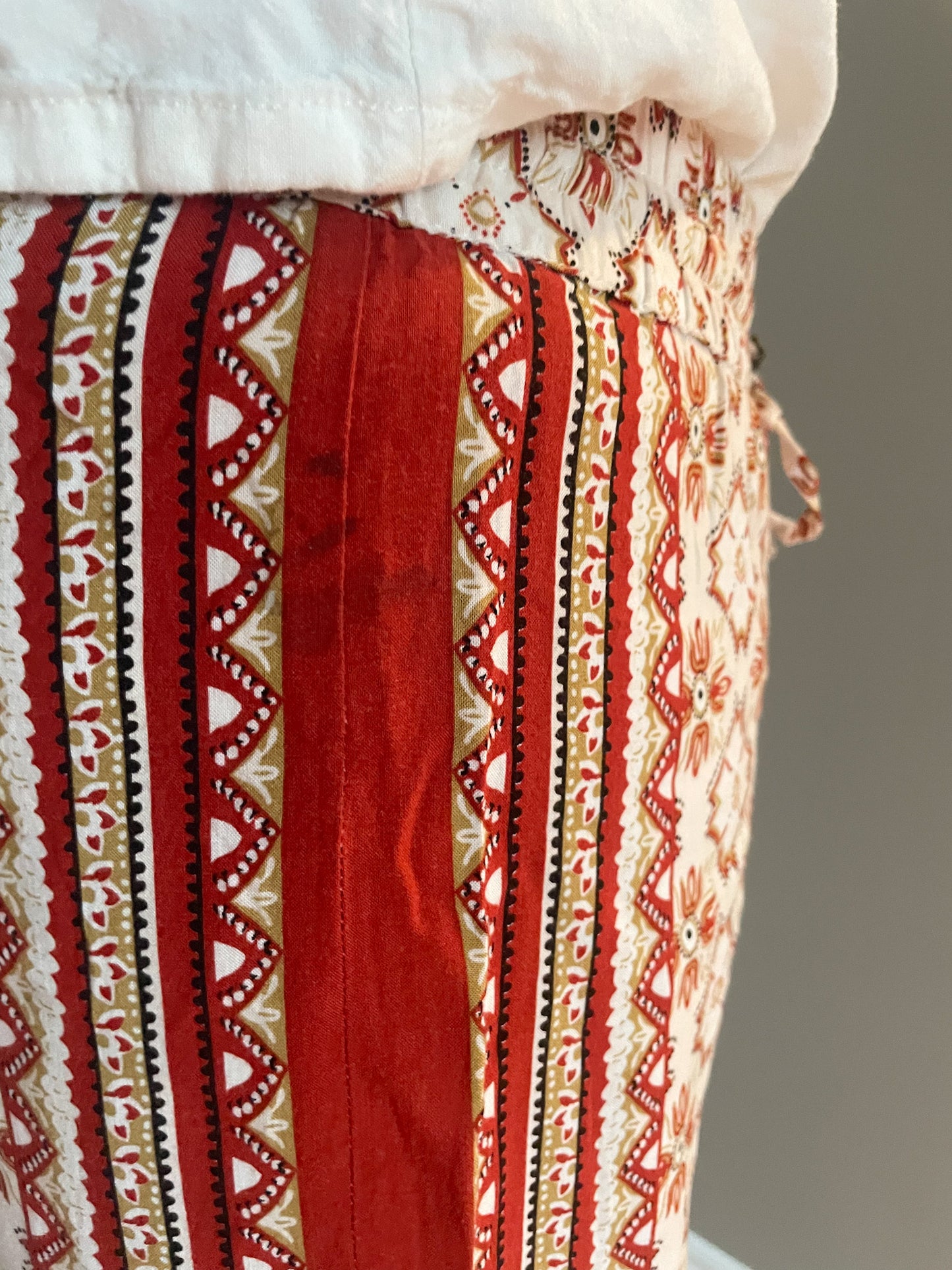 Lucy & Laurel Red Printed Boho Rayon Pants – Size Medium