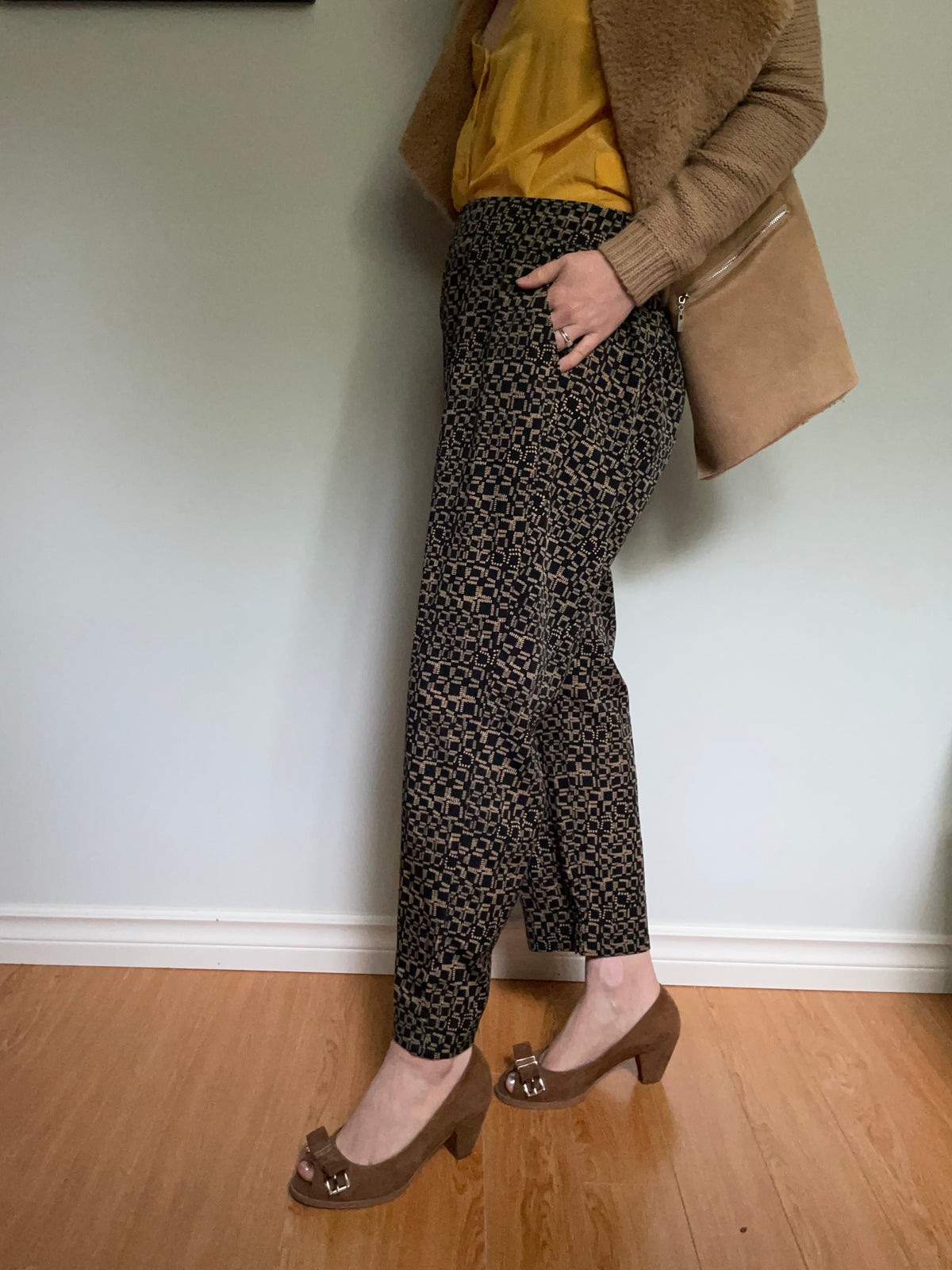 Sandro Black & Beige Geometric Print Straight-Leg Trousers – Size 10