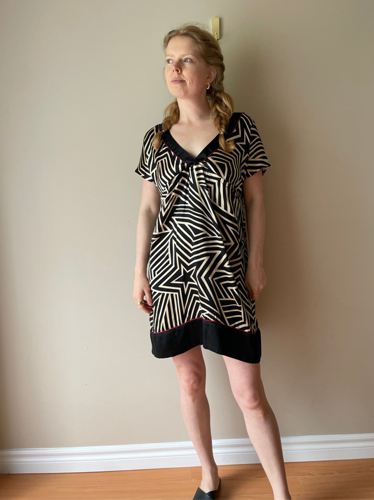 Buffalo David Bitton Black & Cream Geometric Star 100% Silk Mini Dress – Size Medium
