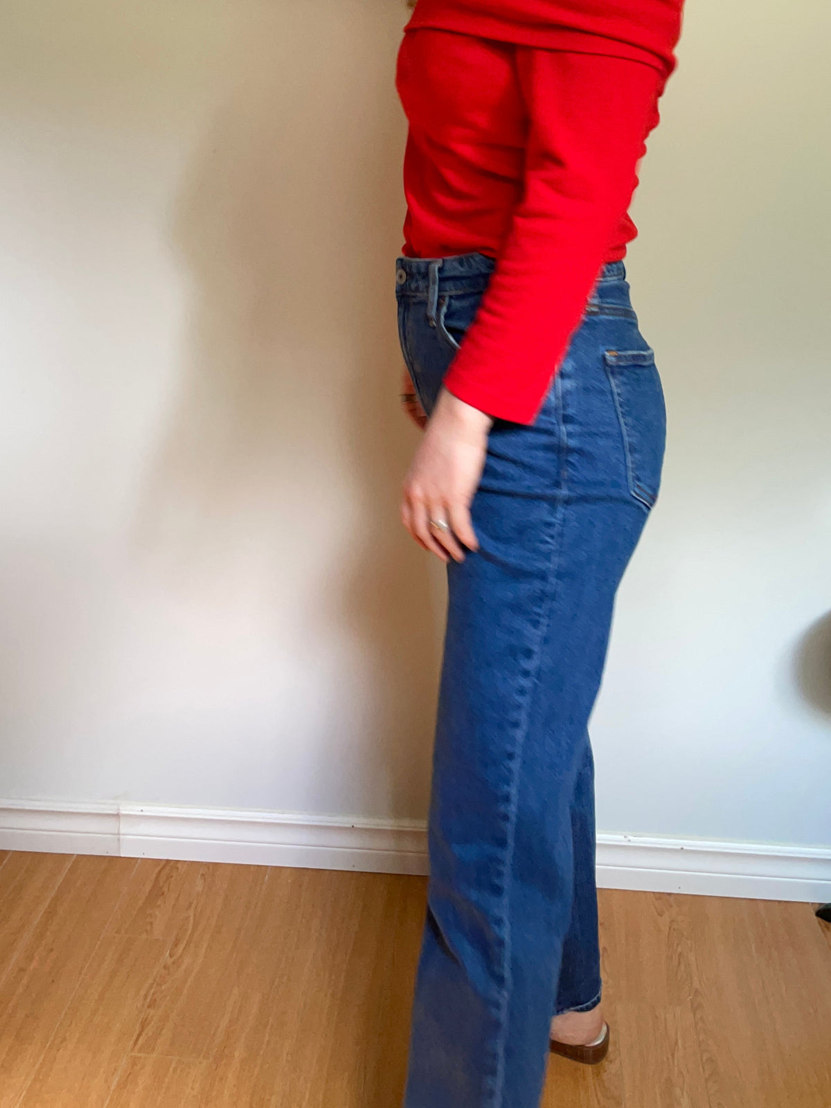 Abercrombie & Fitch Medium Wash Curve Love High Rise Mom Jeans – 27/4 Long