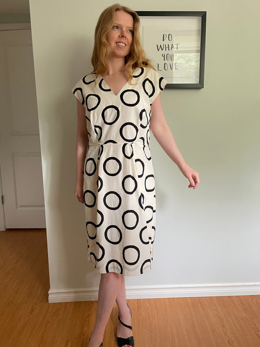 Banana Republic Ivory & Black Silk Blend Circle Print Dress – Size 14