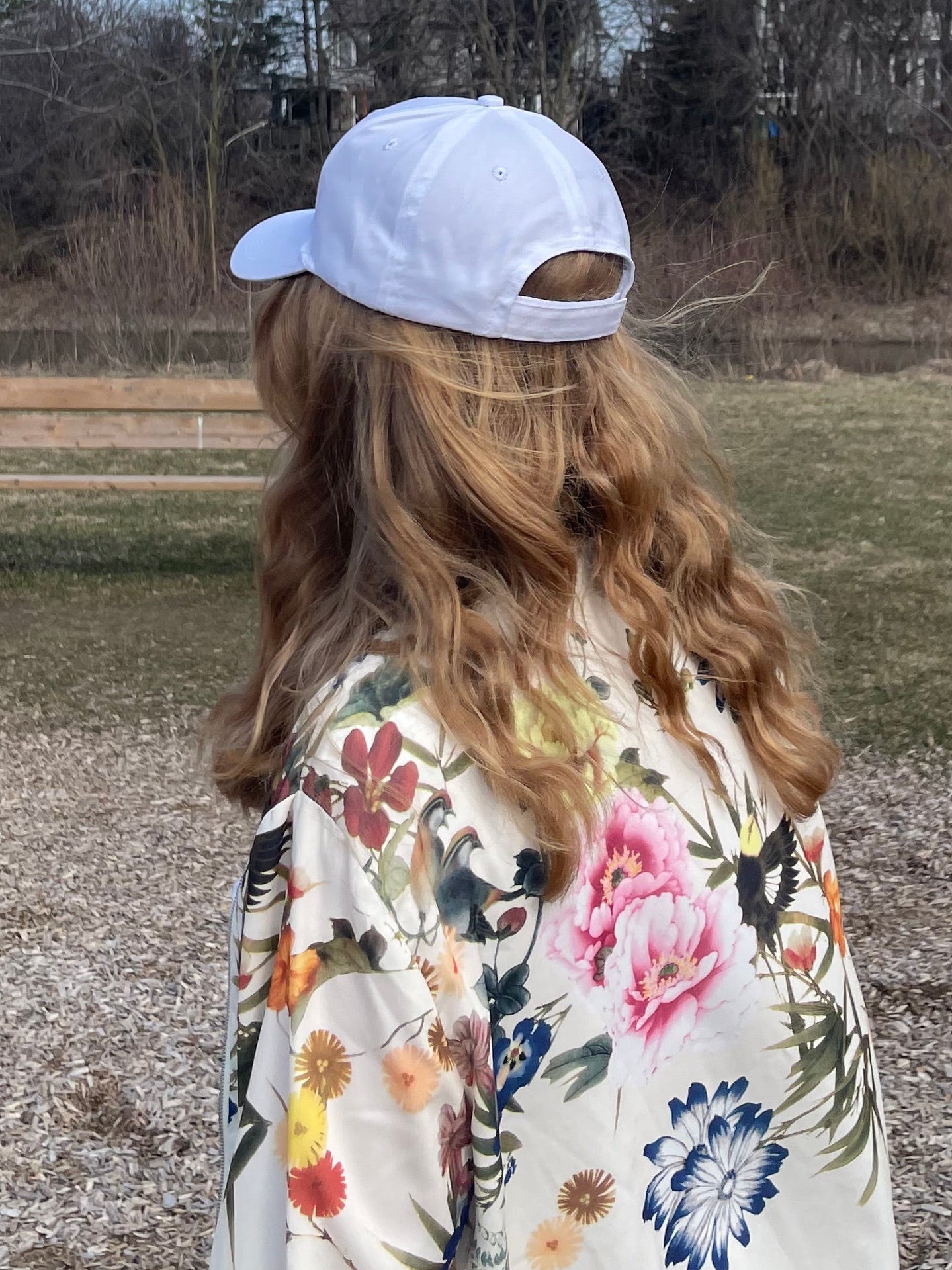 Le Prix White Cotton Embroidered Cap – Forest Green Logo