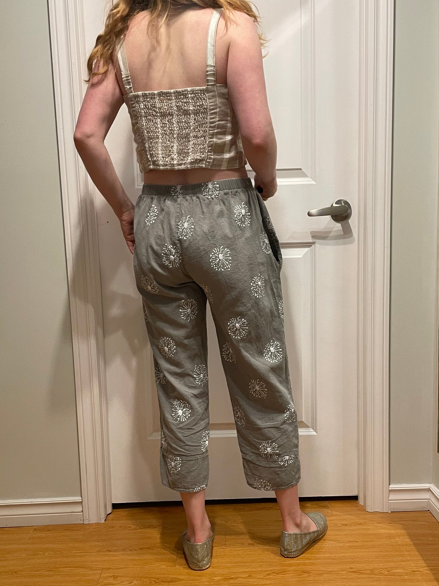 Grey Printed Cropped Harem Pants – Large