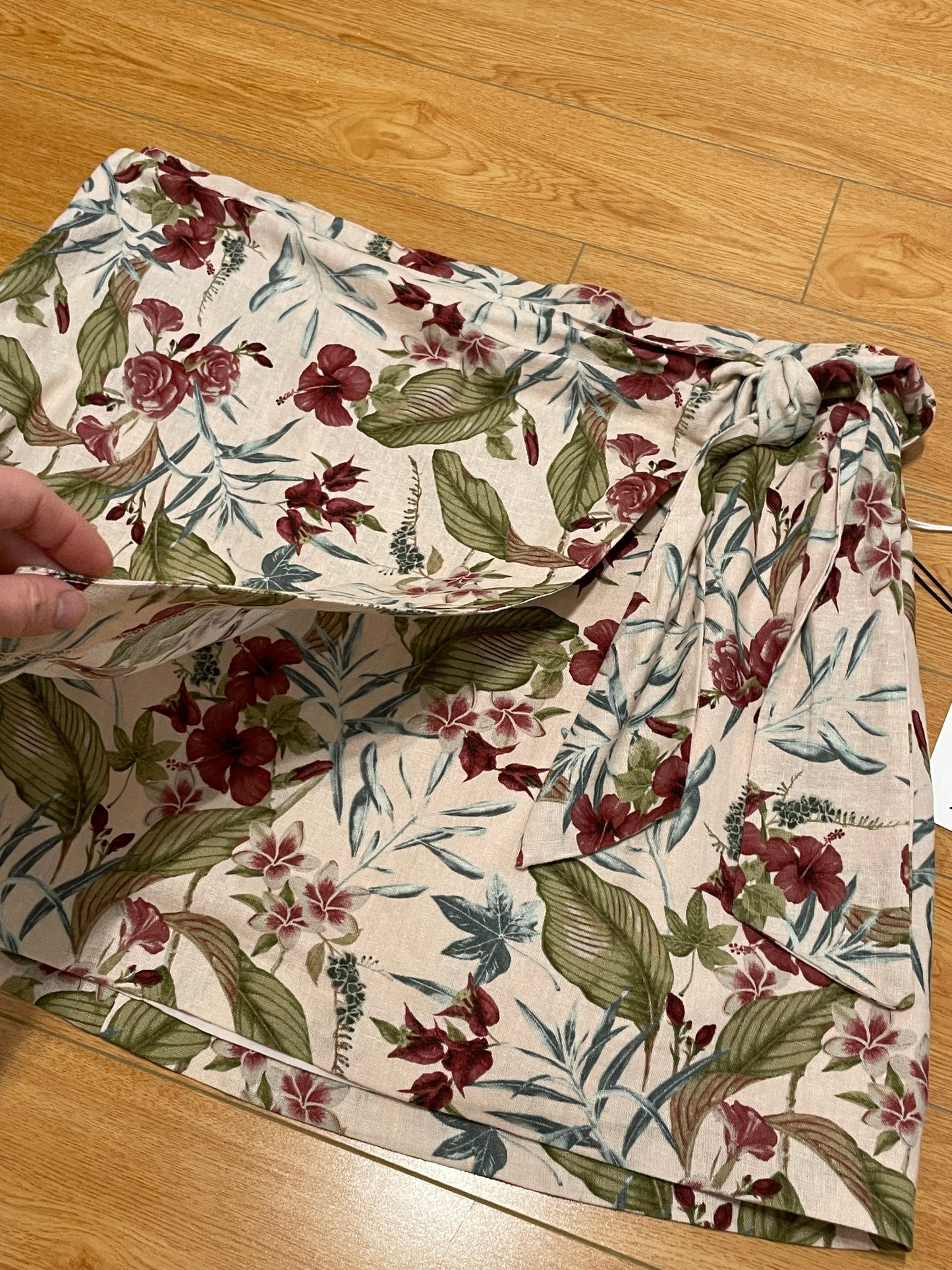Maison d’Amélie Cream Burgundy Green Floral Linen Blend Wrap Mini Skirt — XL
