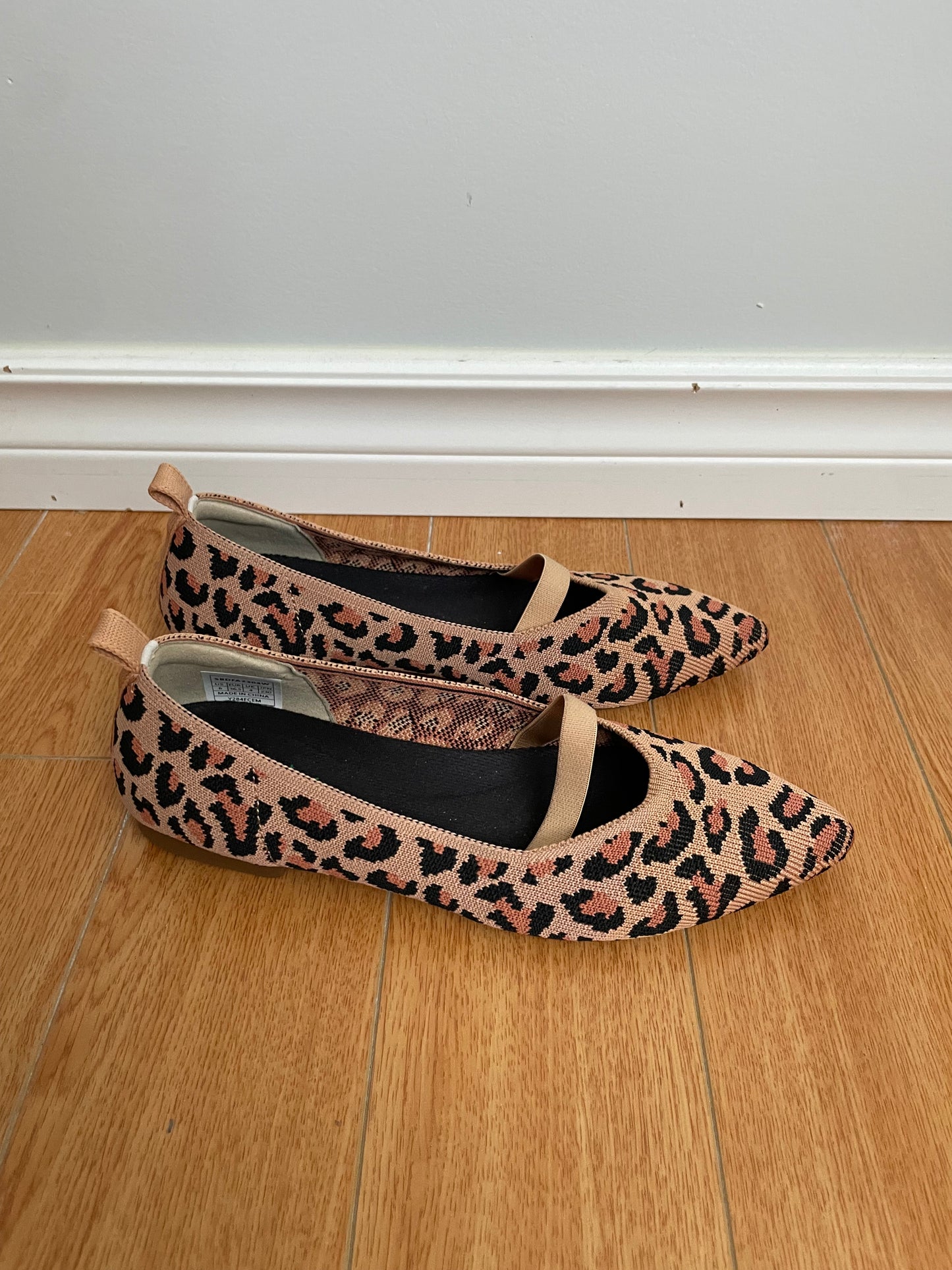 Burudani Leopard Knit Pointed Toe Flats – Tan & Black – Size 6