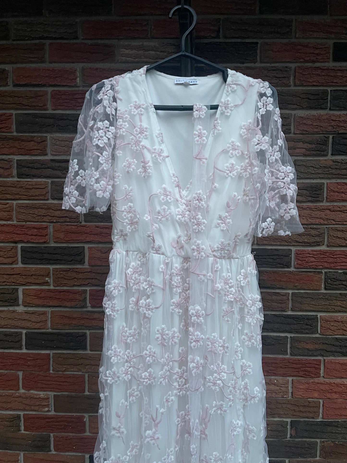 Baltic Born Floral Mesh Belted Maxi Dress – Medium