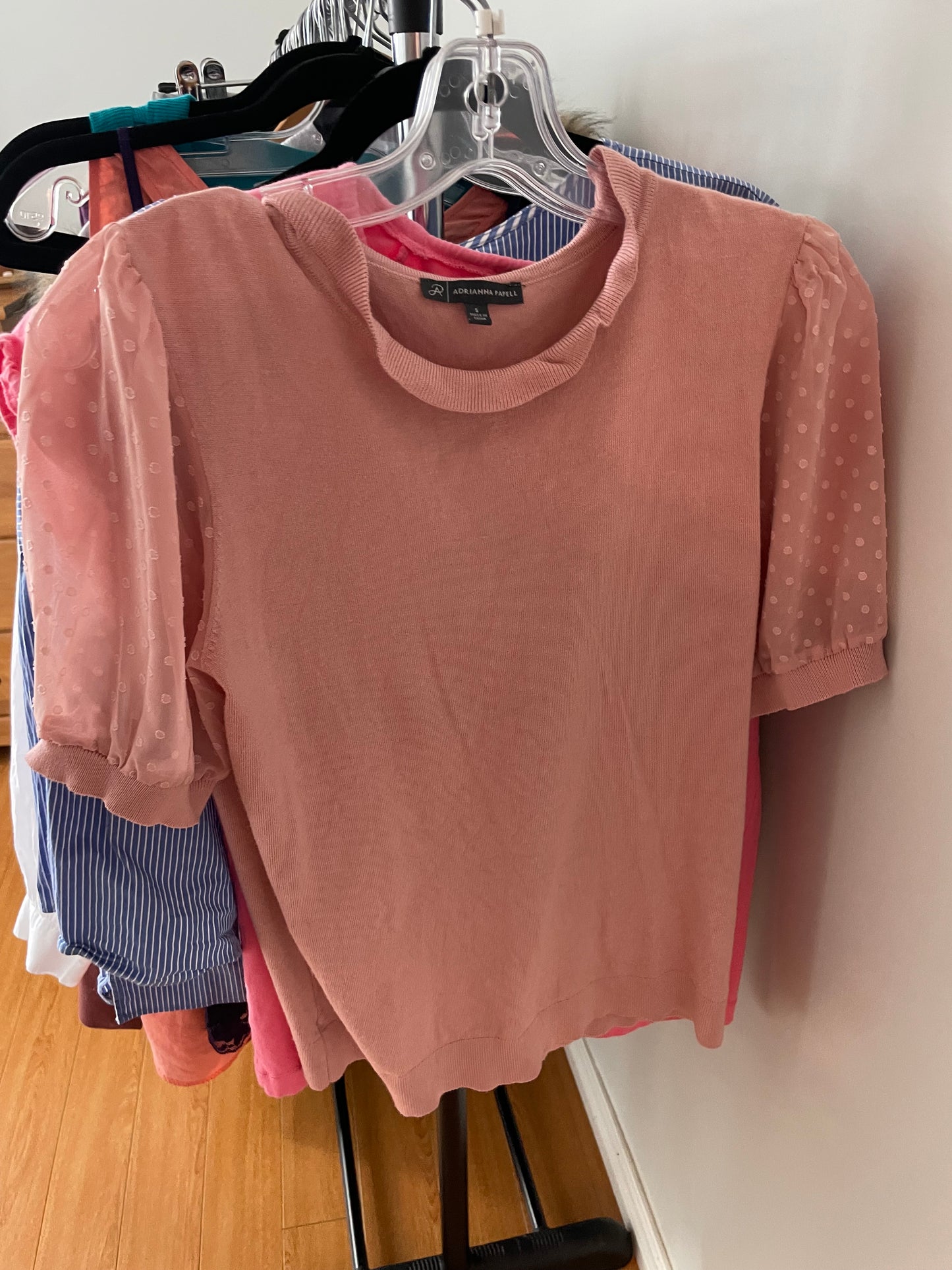 Adrianna Papell Blush Pink Swiss Dot Puff Sleeve Knit Top – Small / Medium - Le Prix Fashion & Consulting
