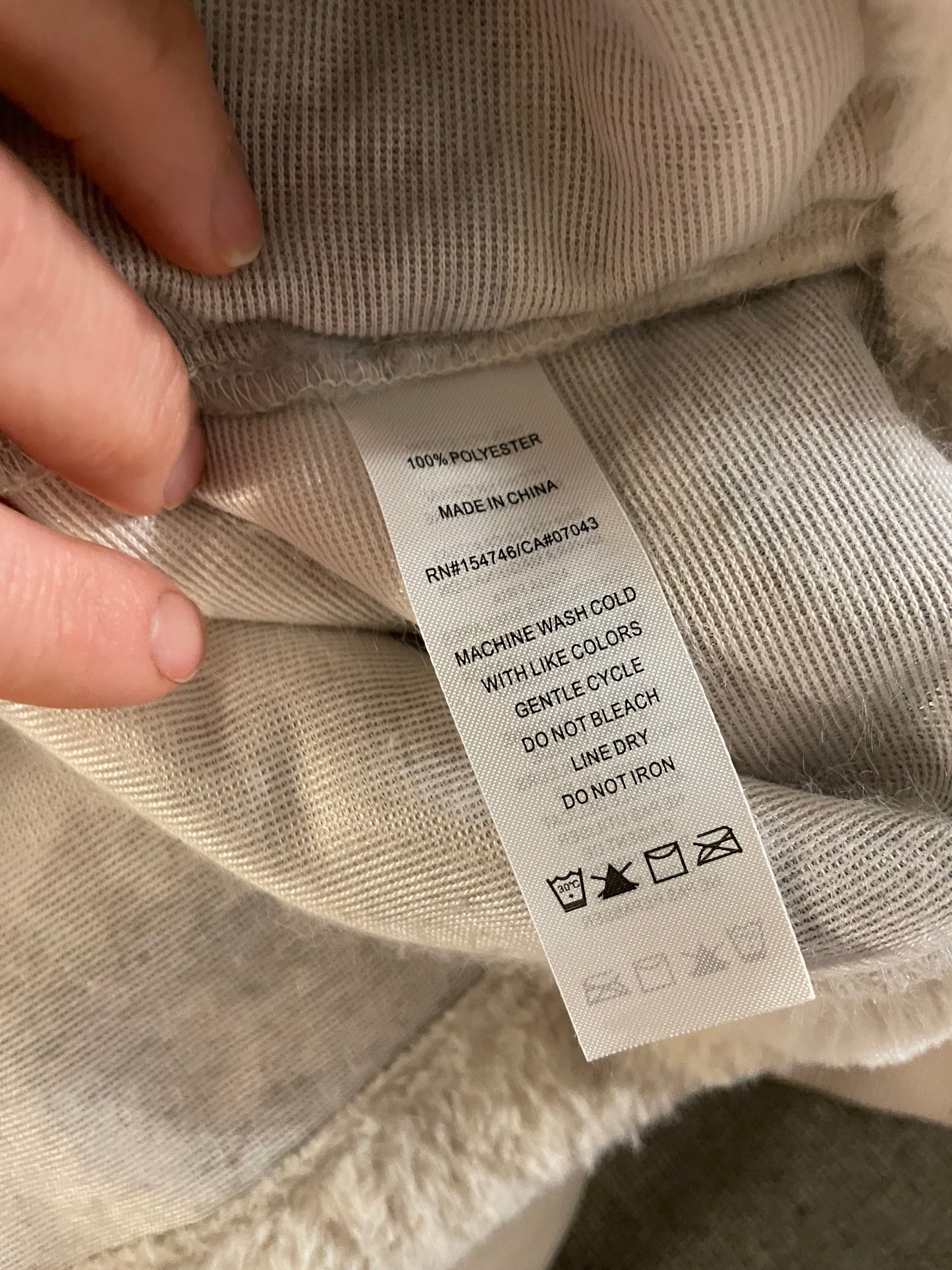 Mountain and Isles Cream & Taupe Faux Fur Half-Zip Pullover – L/XL