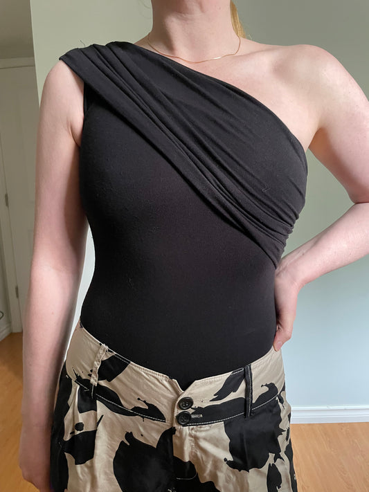 Dynamite Black One-Shoulder Ruched Bodysuit – XS