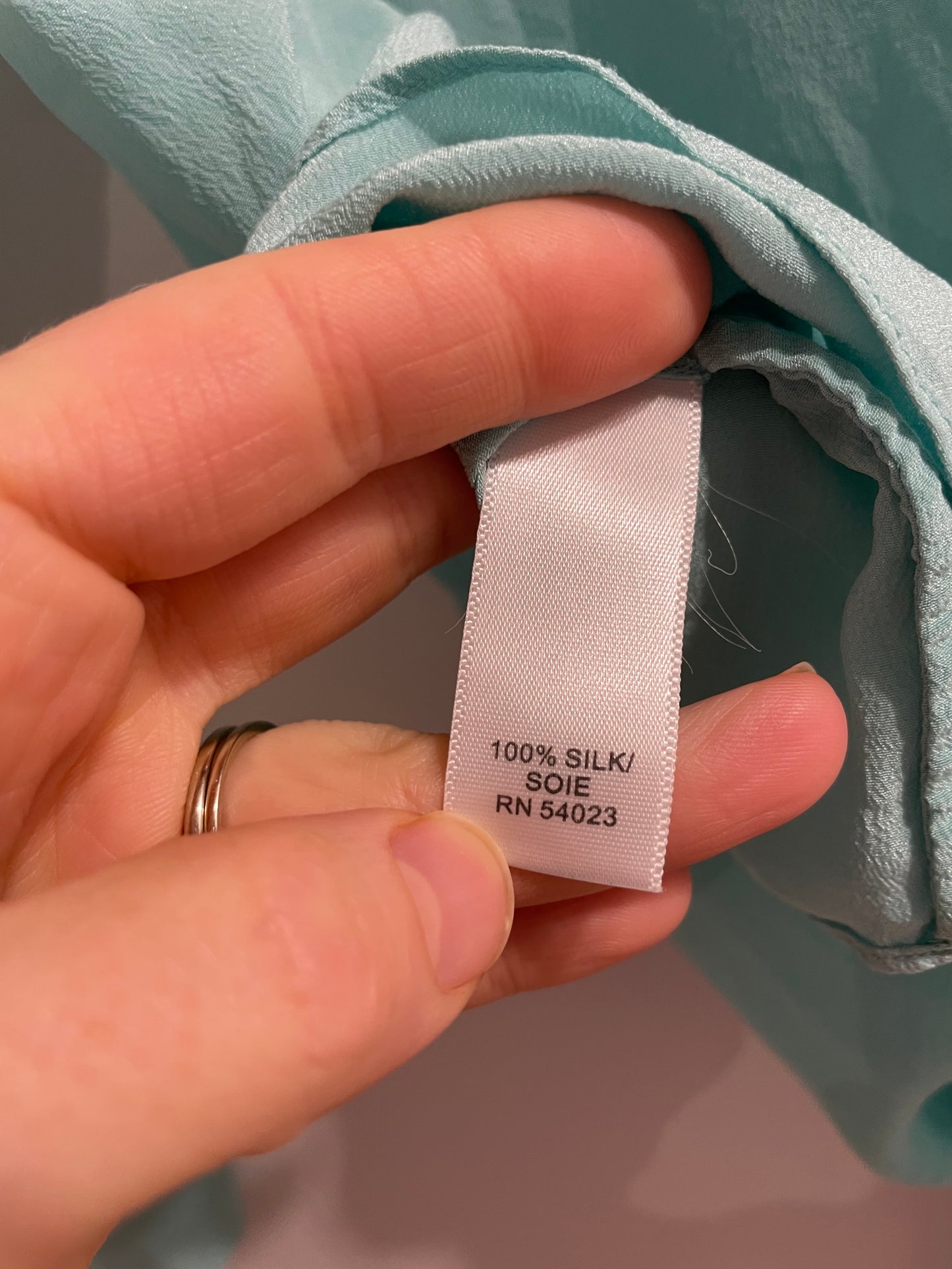 Banana Republic 100% Silk Seafoam Button-Up Blouse – 8 Medium