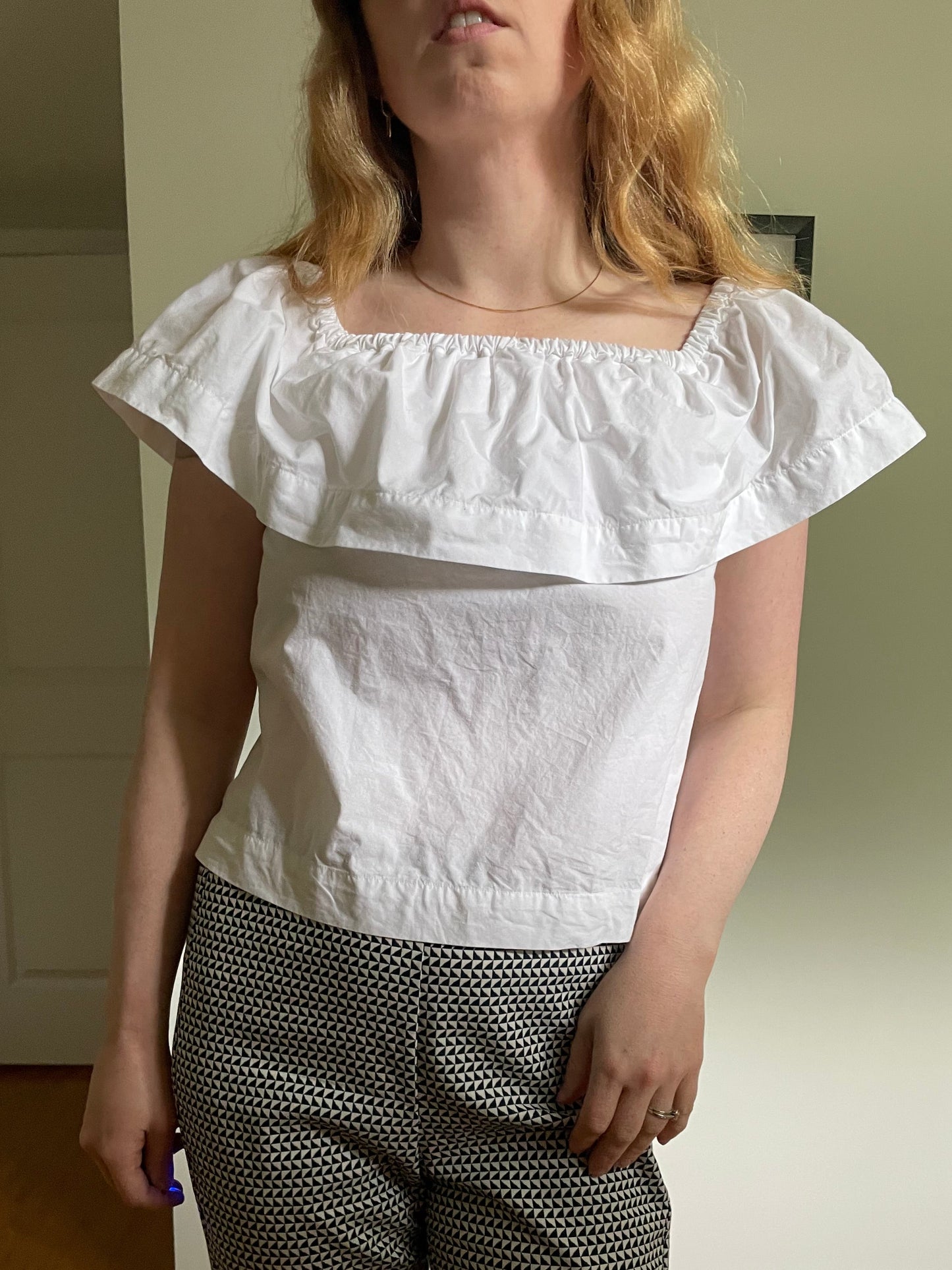 Aritzia Wilfred White Structured Cotton Off-the-Shoulder Ruffle Top – XS/S