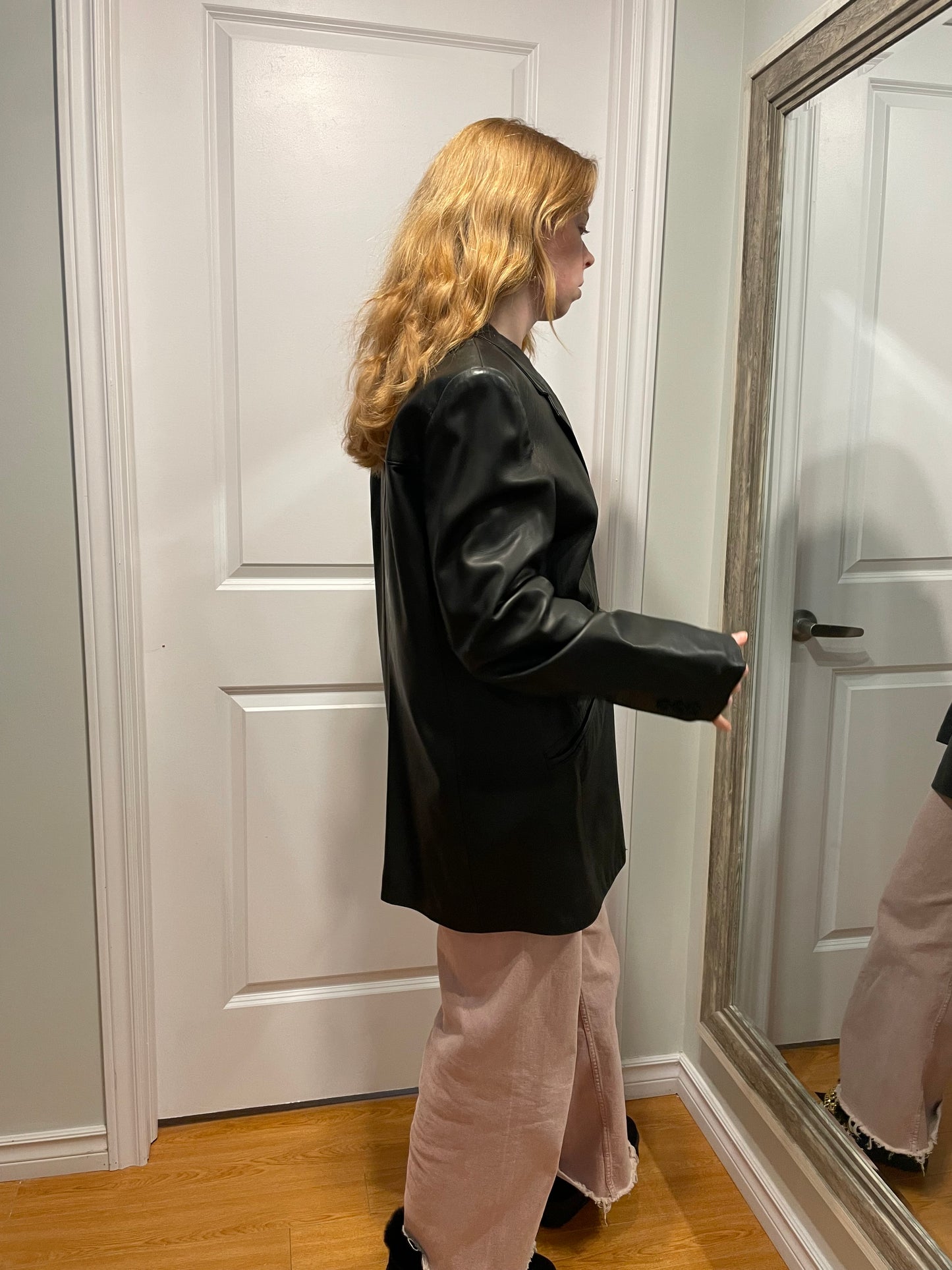 Danier Black Genuine Leather Tailored Blazer – Medium