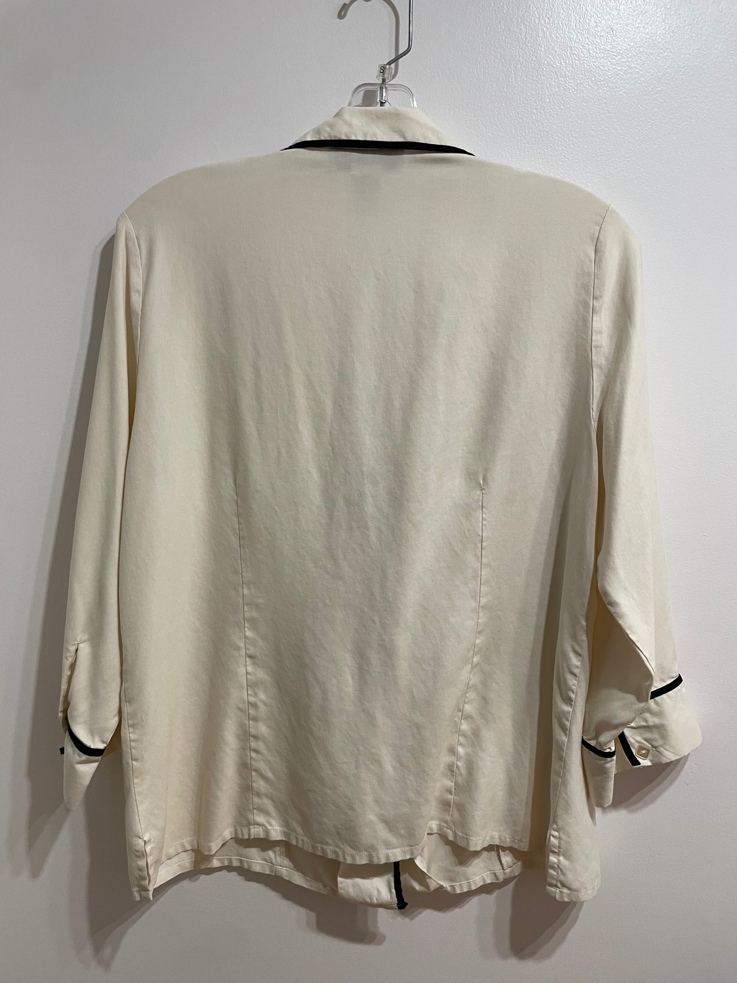 SAG HARBOR White & Black Piped Vintage Silk 3/4 Sleeve Top – M/L