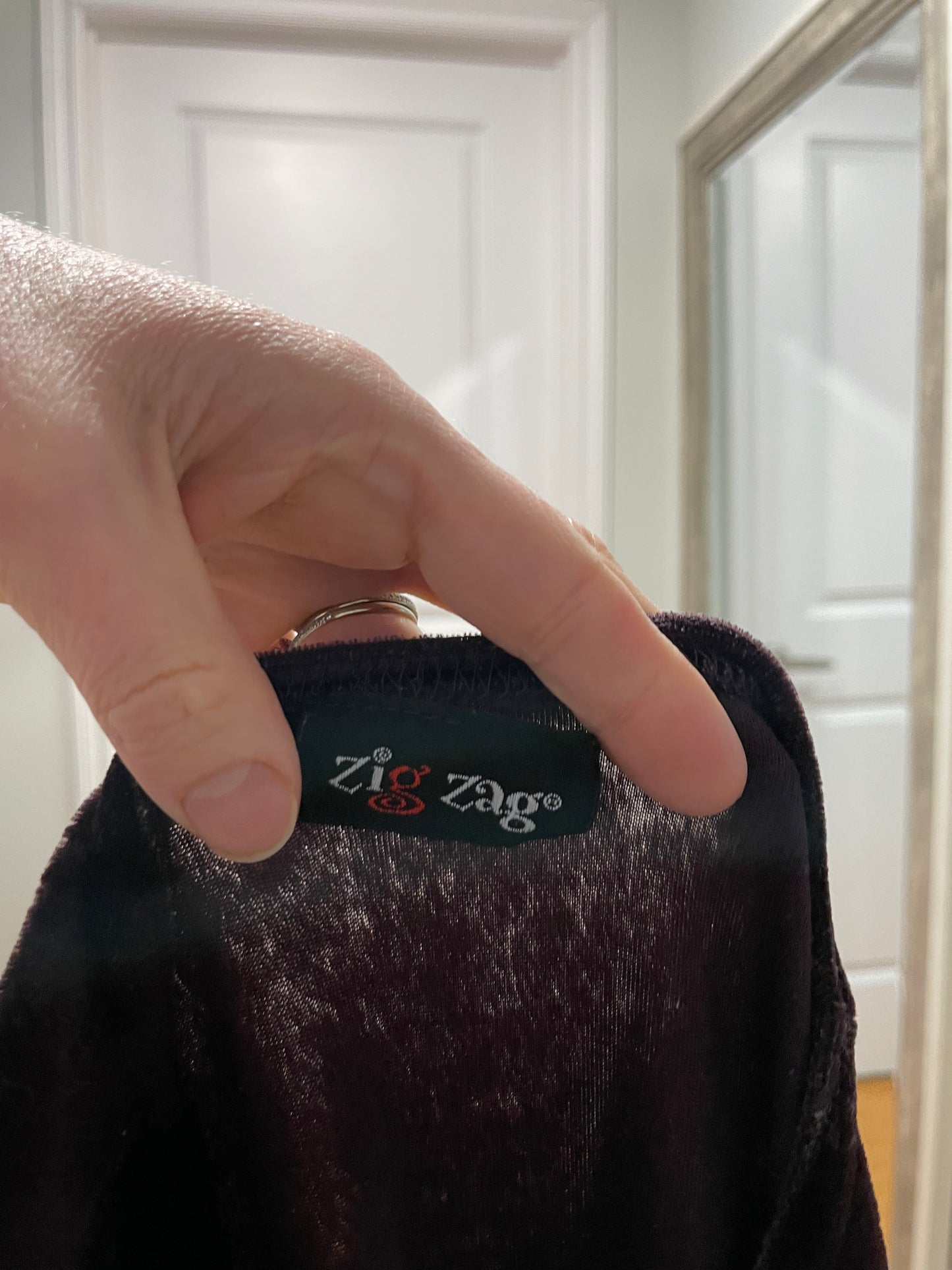 Zig Zag Burgundy Velvet Stretch T-Shirt – Vintage 1990s – XS/Small