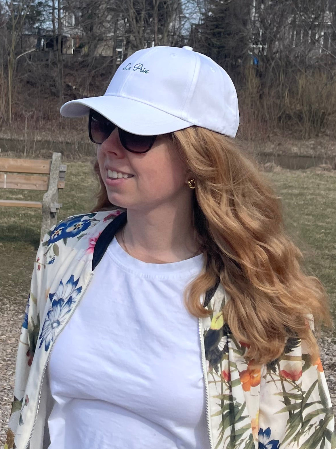 Le Prix White Cotton Embroidered Cap – Forest Green Logo