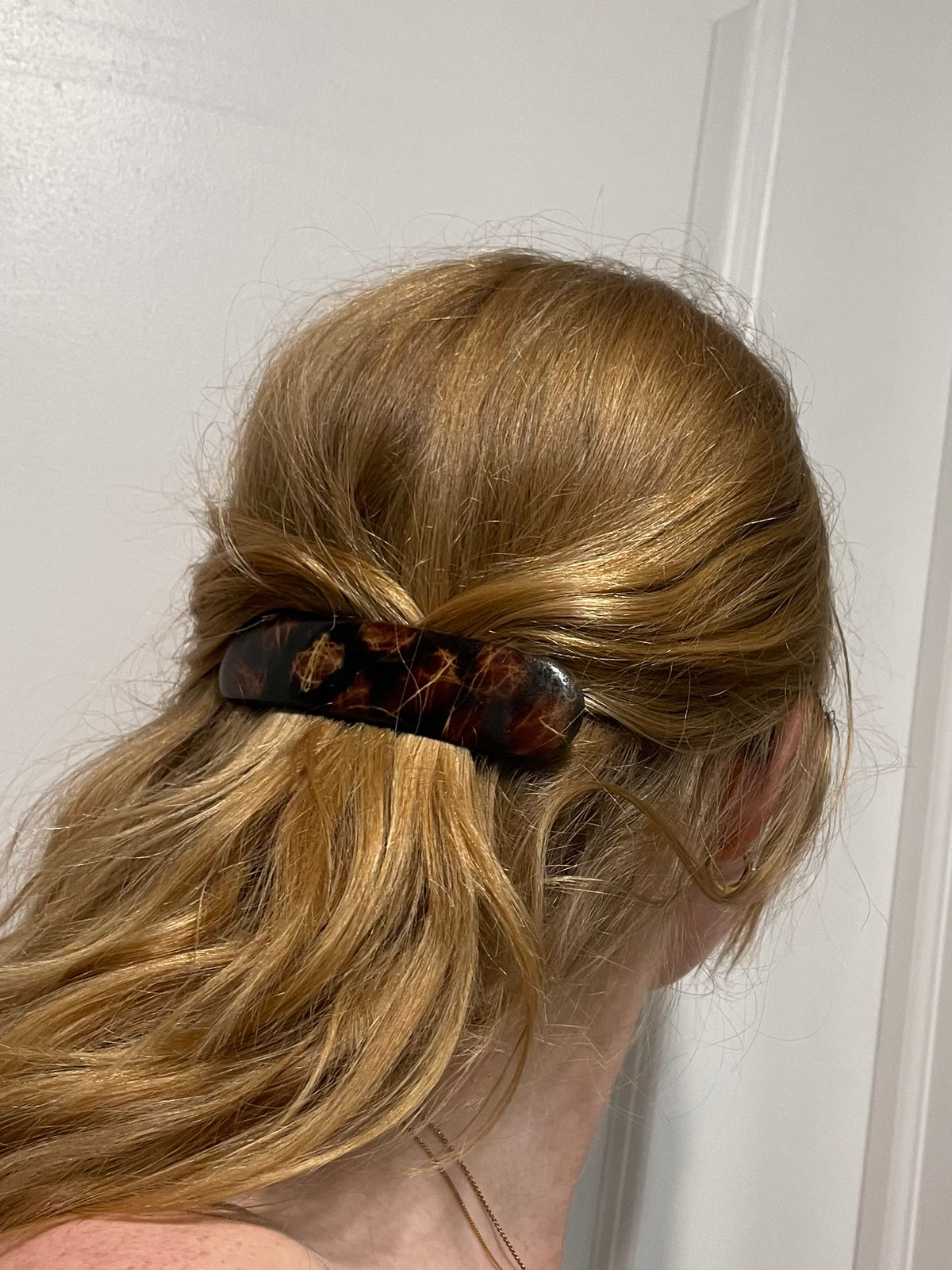 Tortoiseshell Marbled Resin Hair Barrette – Classic Vintage Style