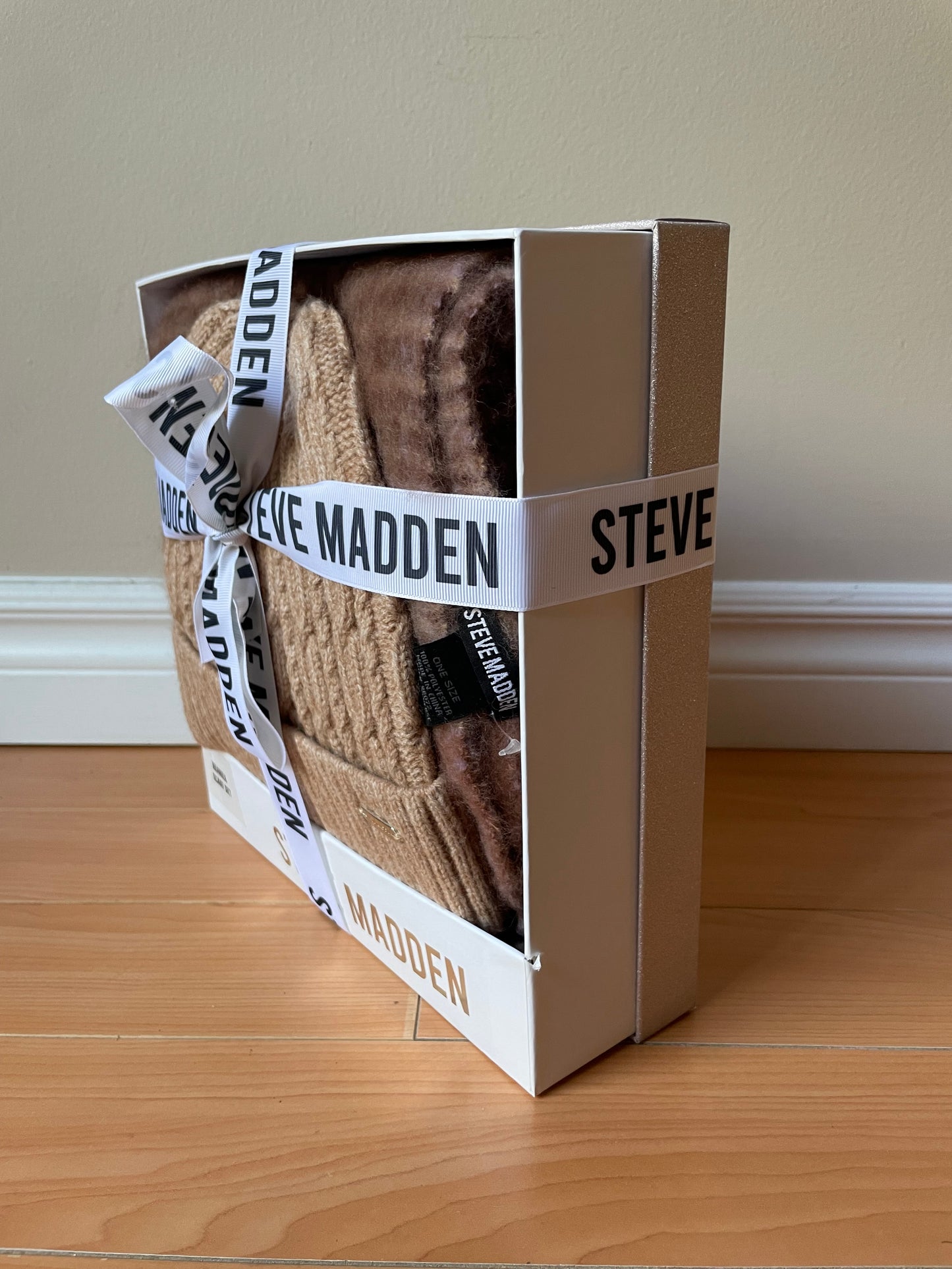Steve Madden Brown Lavender Beanie Hat & Scarf Set NWT