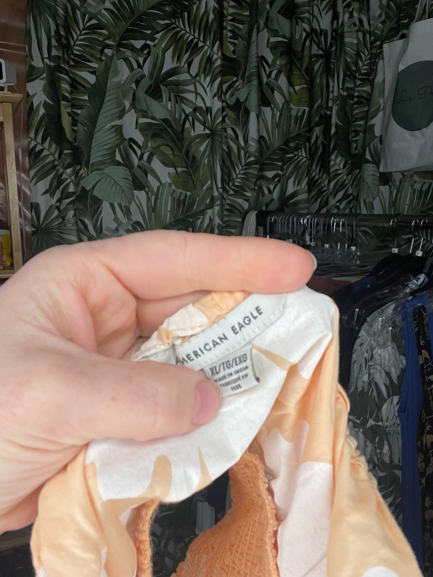 American Eagle Peach & White Floral Smocked Cotton Crop Top – XL