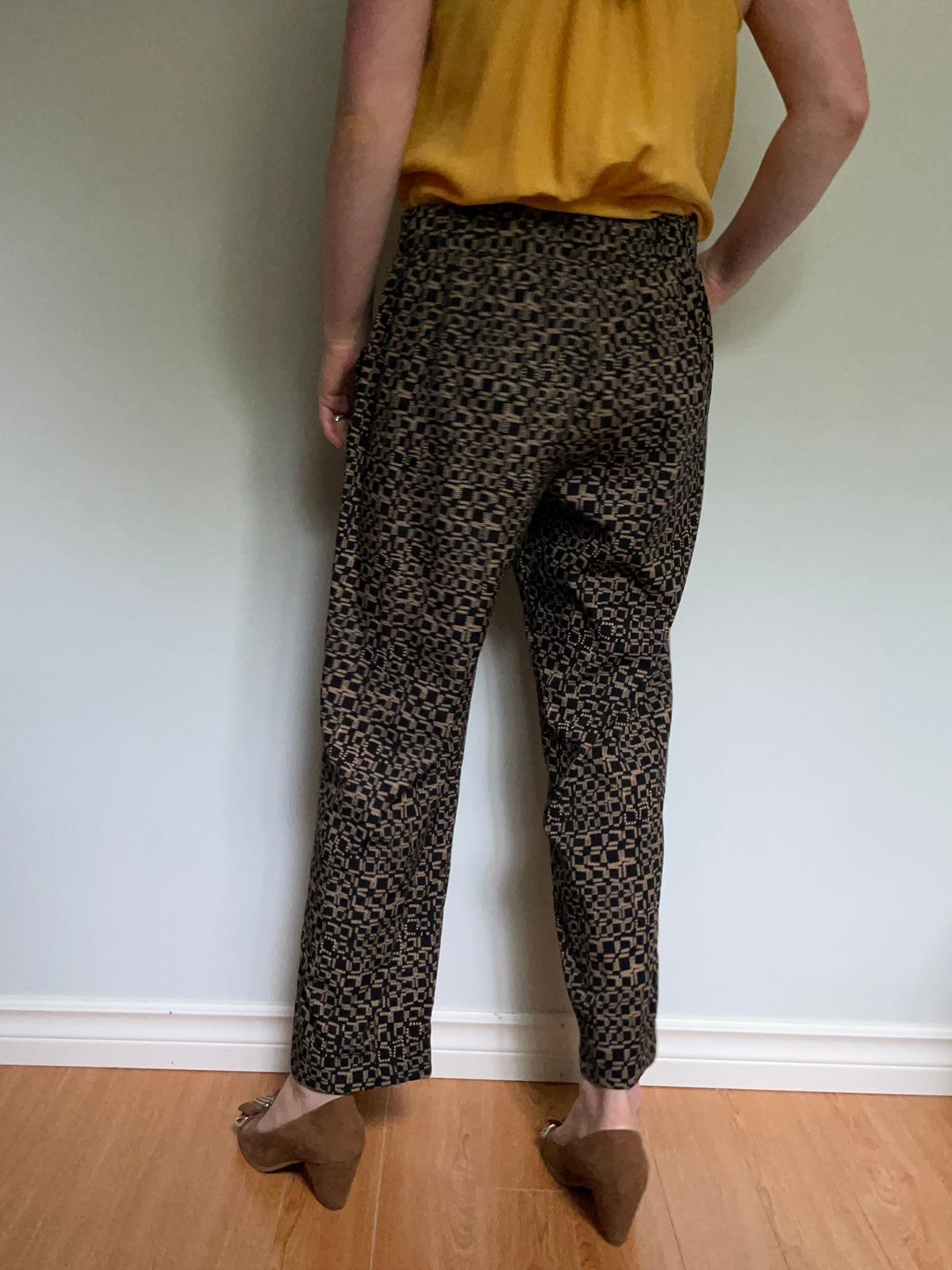 Sandro Black & Beige Geometric Print Straight-Leg Trousers – Size 10