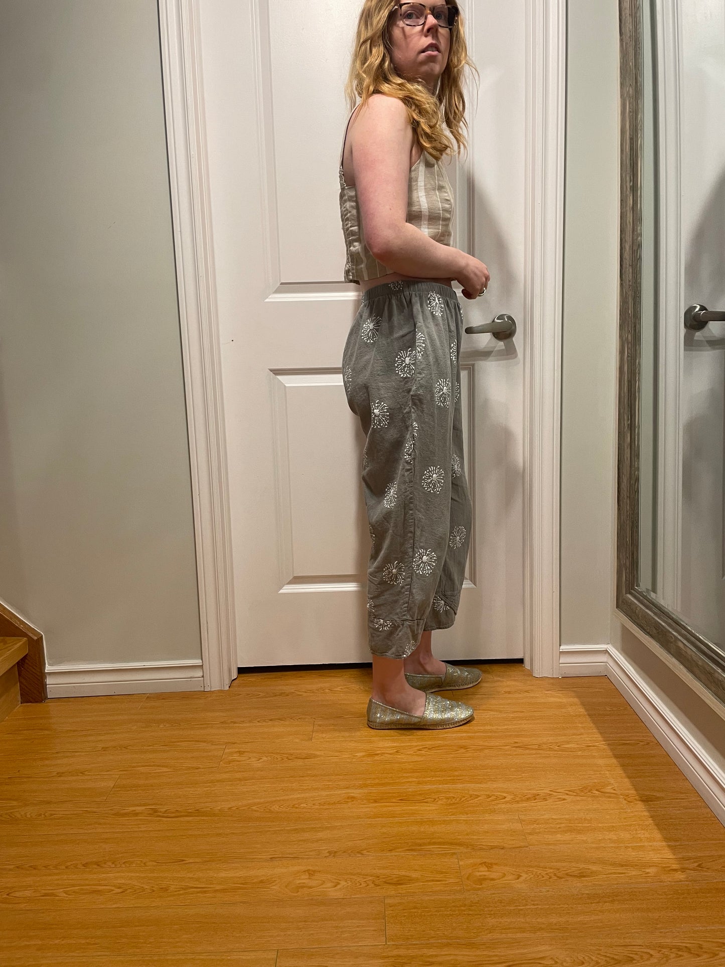 Grey Printed Cropped Harem Pants – Large