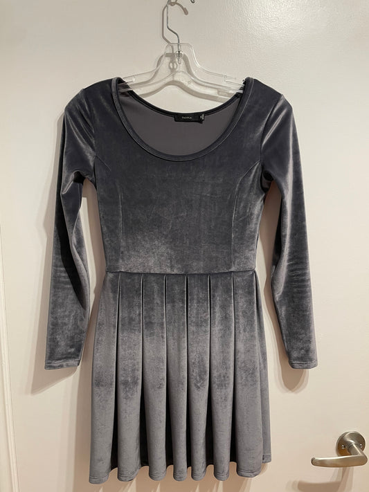 Talula Grey Velvet Stretch Long Sleeve Dress – XS