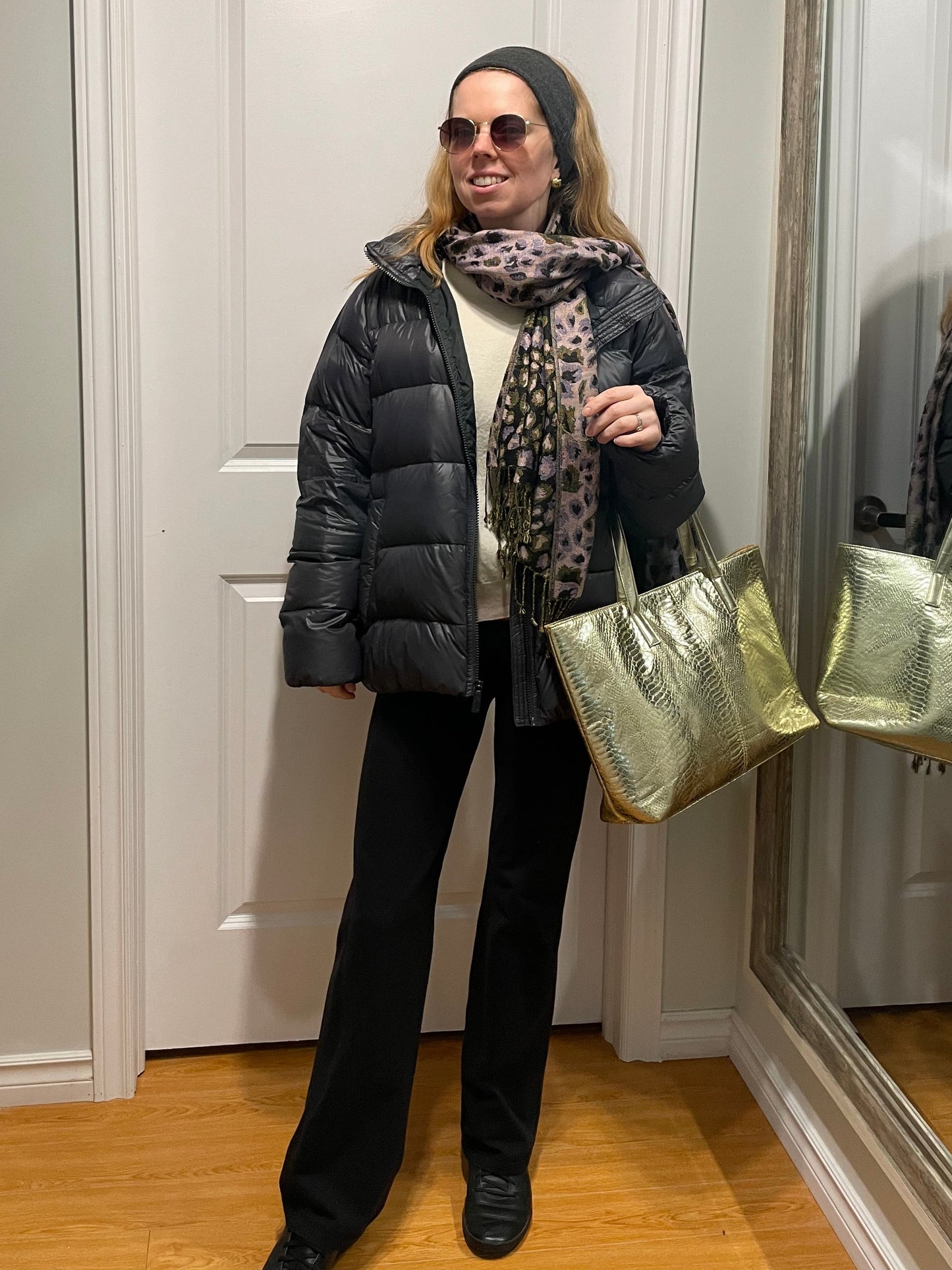 Lululemon Black Bootcut Pants with Contrast Pink Waistband – Size 6