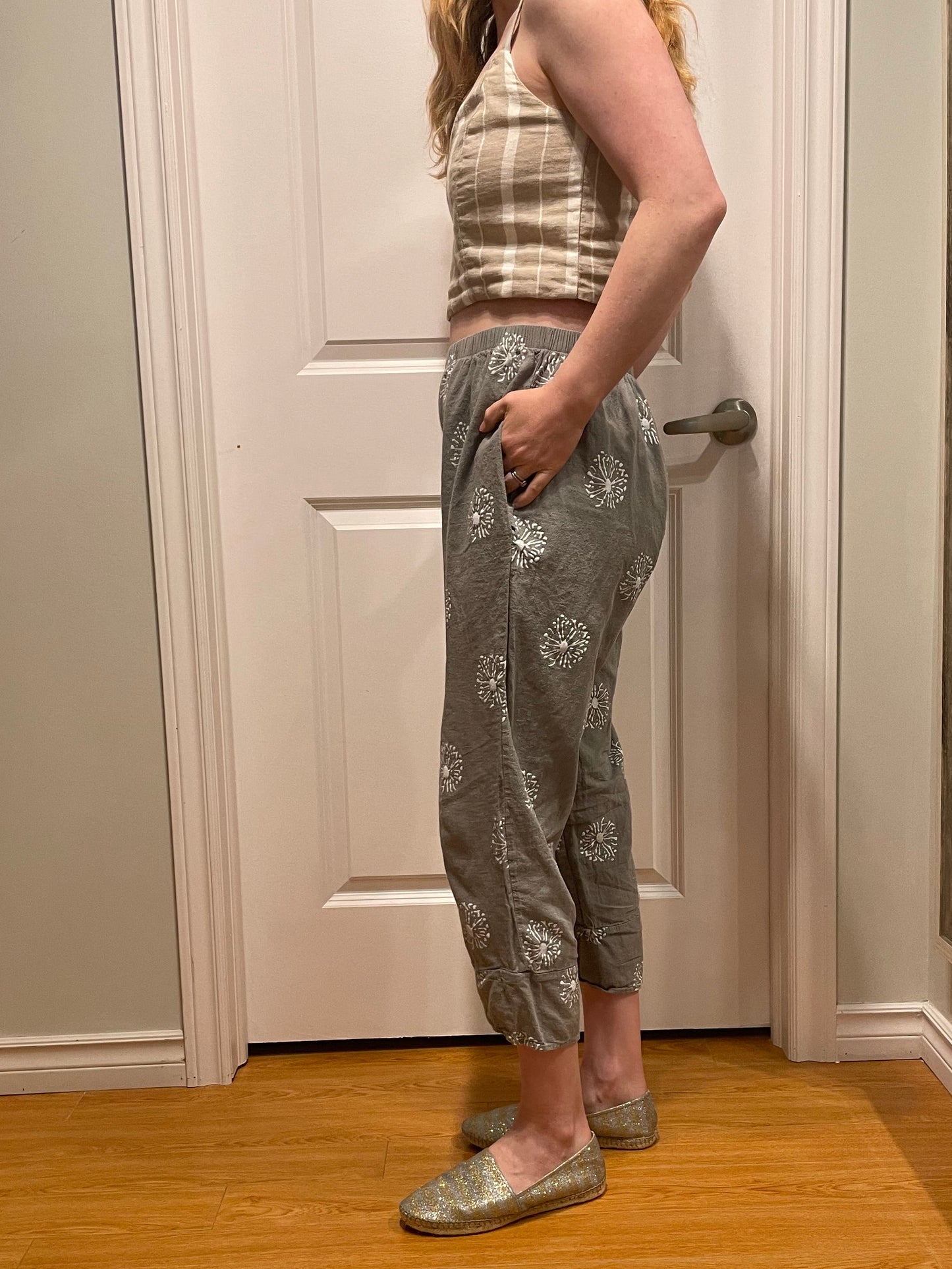 Grey Printed Cropped Harem Pants – Large