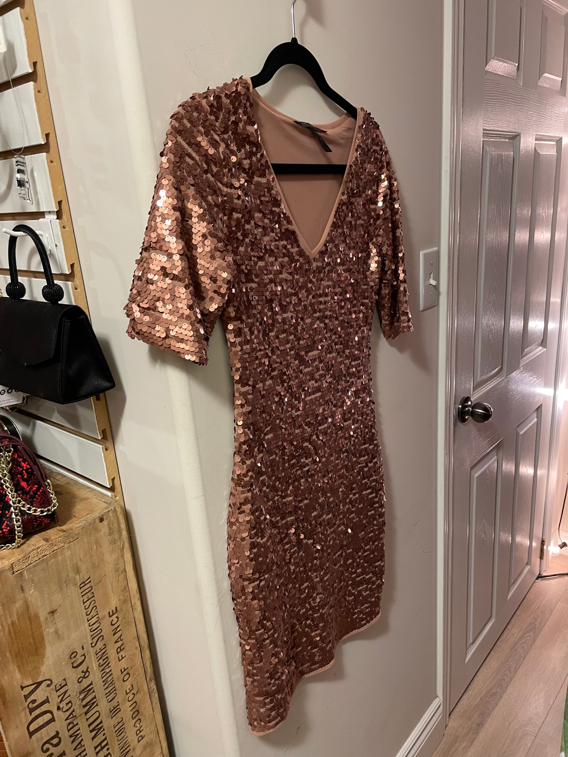 BCBG Bronze Sequin Party Dress - Small Le Prix Fashion & Consulting BCBG Bronze Sequin Party Dress - Small Le Prix Fashion & Consulting