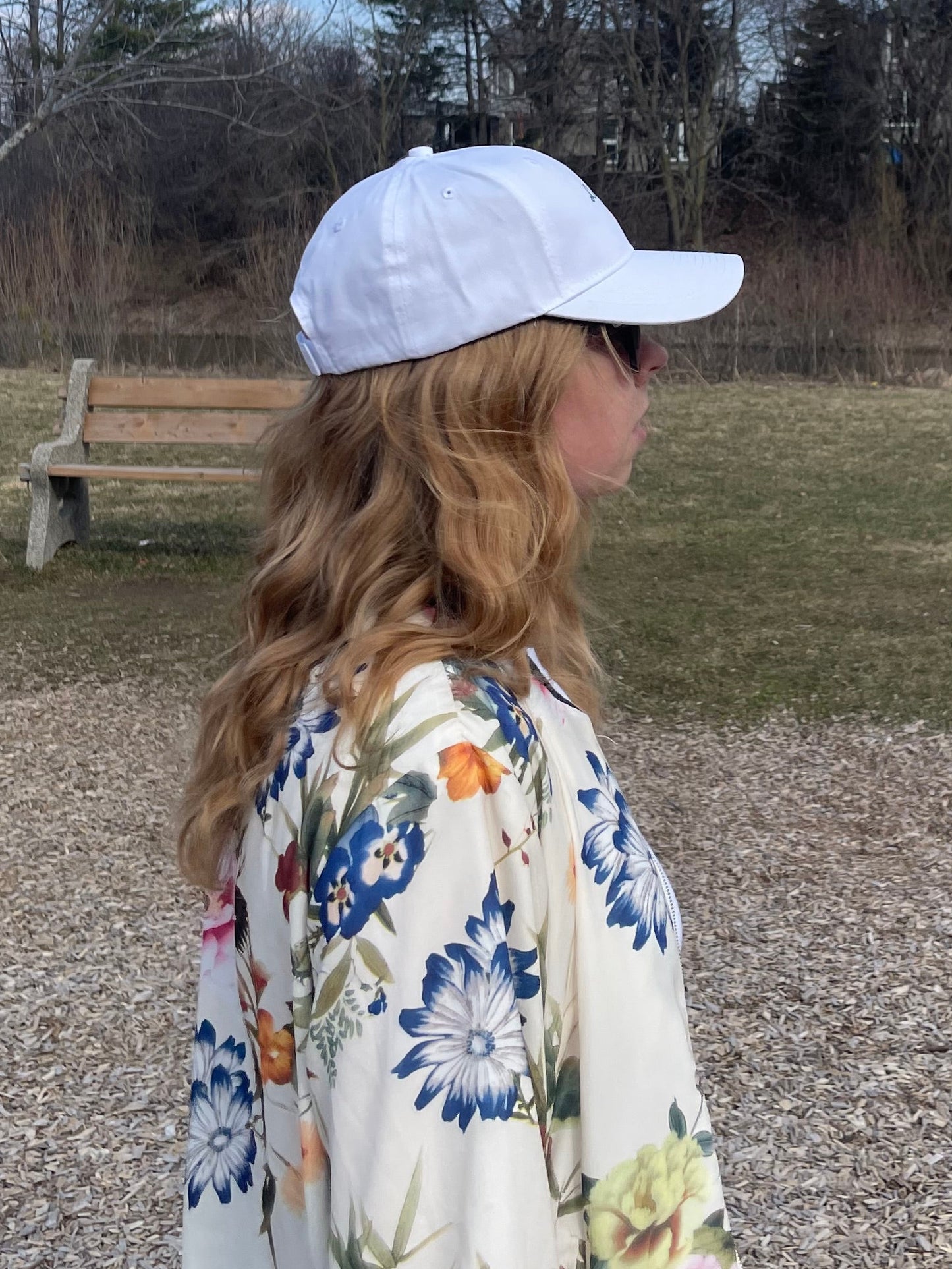 Le Prix White Cotton Embroidered Cap – Forest Green Logo