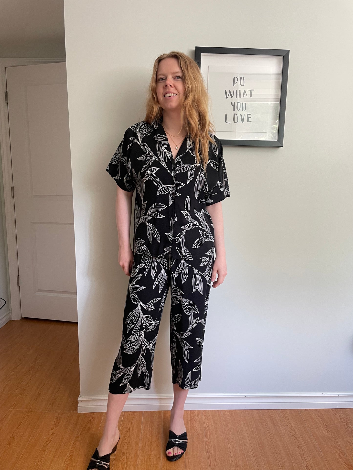 Nicole Miller New York Black & White Leaf Print Rayon Set – Size Small