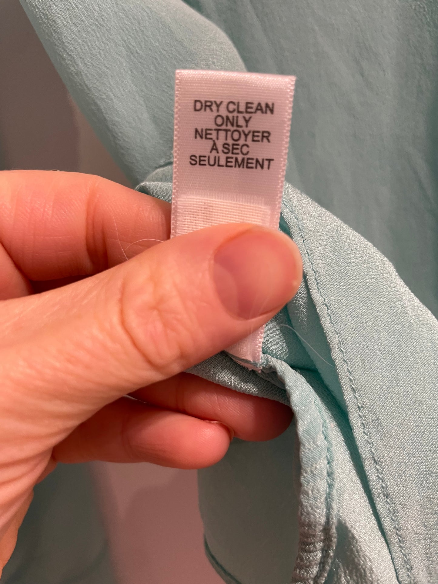 Banana Republic 100% Silk Seafoam Button-Up Blouse – 8 Medium