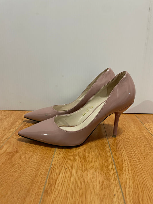 Blush Patent Pointed-Toe Pumps – Size 36