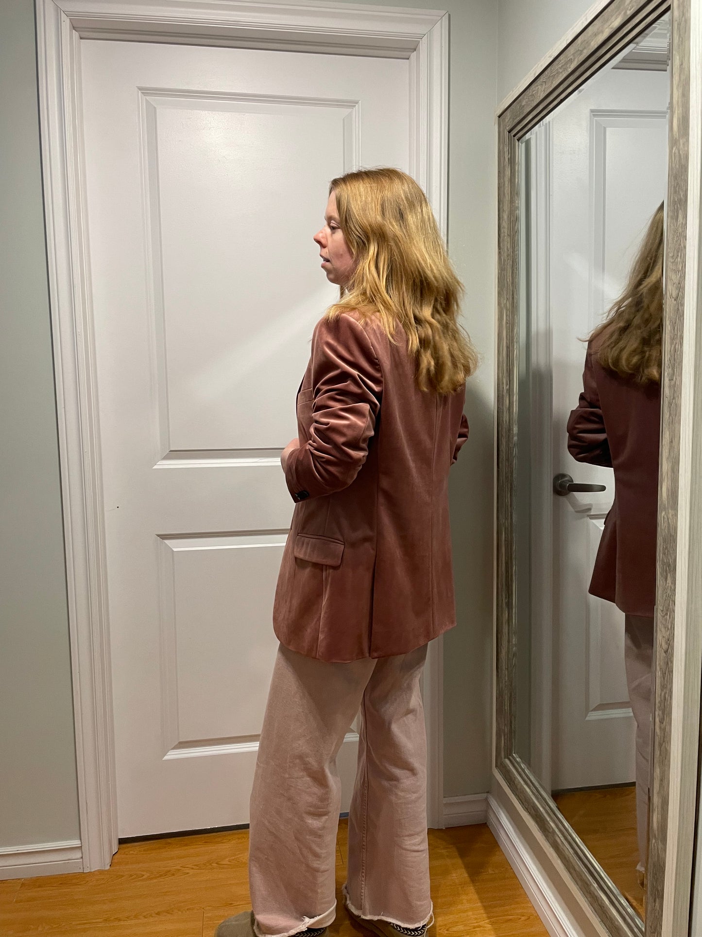 RW&CO Dusty Rose Velvet Slim-Fit Blazer – Medium