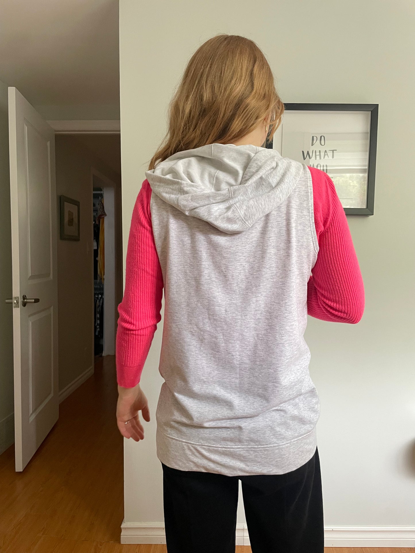 Nike Light Grey Dri-FIT Sleeveless Hooded Half-Zip Tunic Vest - Medium
