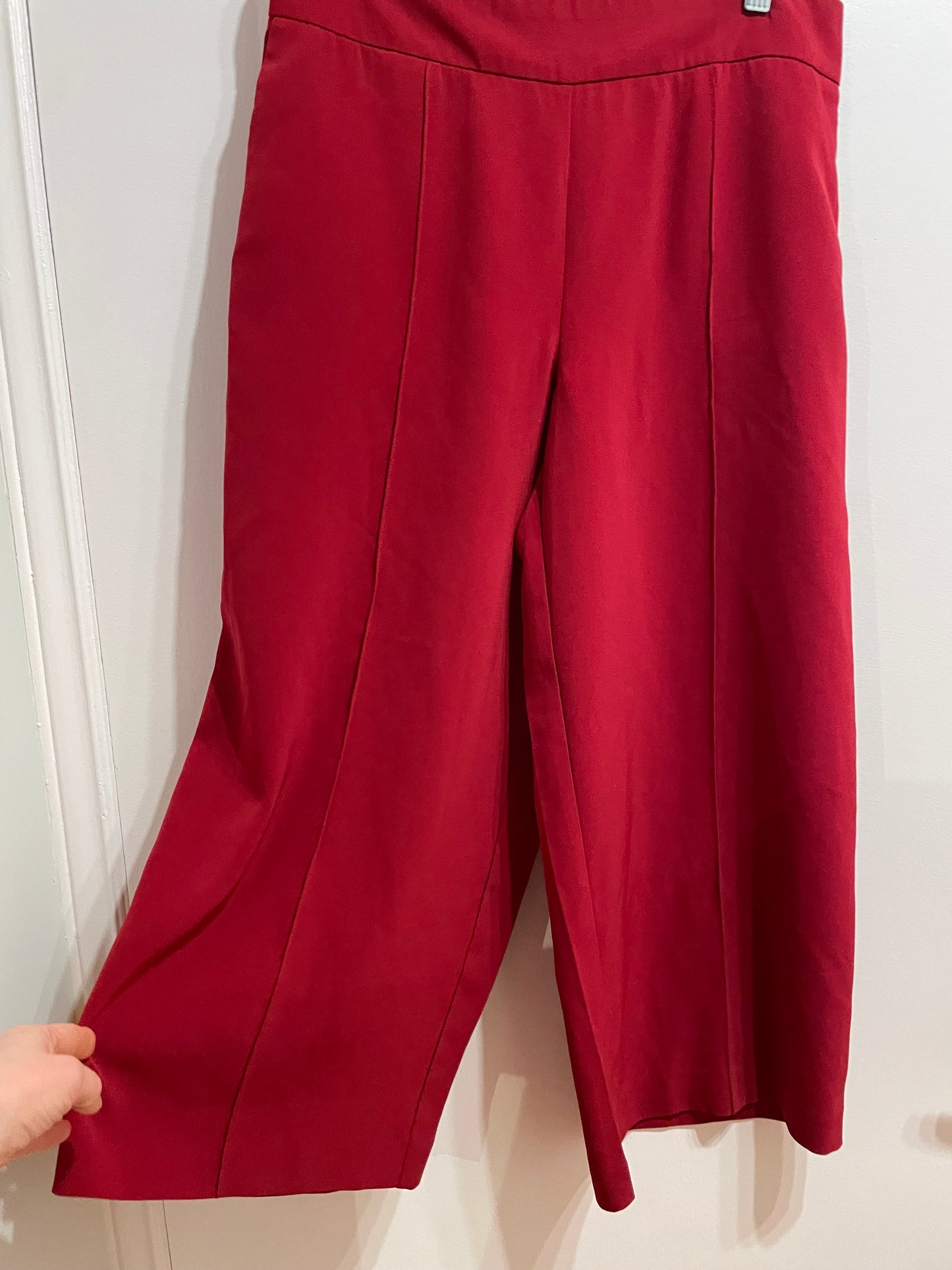 Cleo Deep Red Cropped Pull-On Trousers – Medium