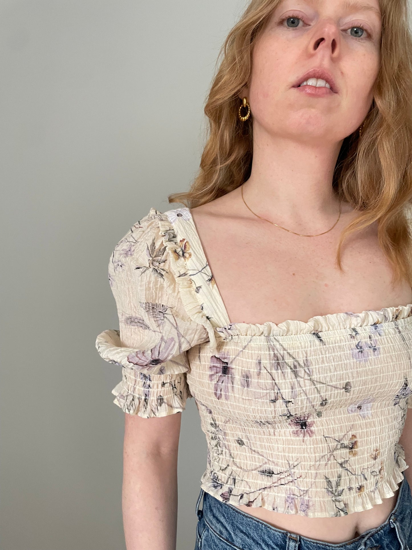 H&M Cream Floral Smocked Puff Sleeve Crop Top – Size XS