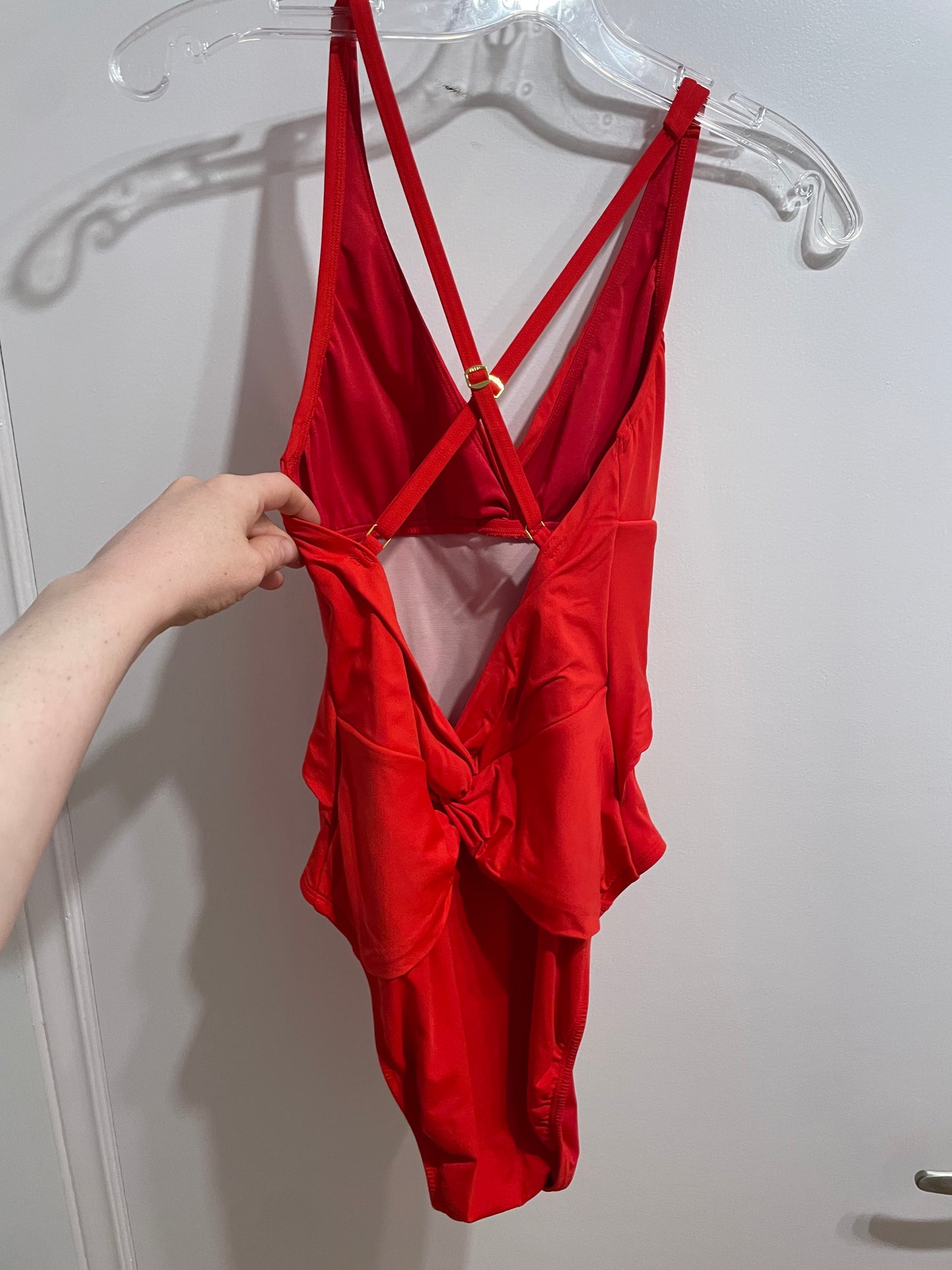 BLEU Rod Beattie – Red Twist Front Cross Back One-Piece Swimsuit – Size 6