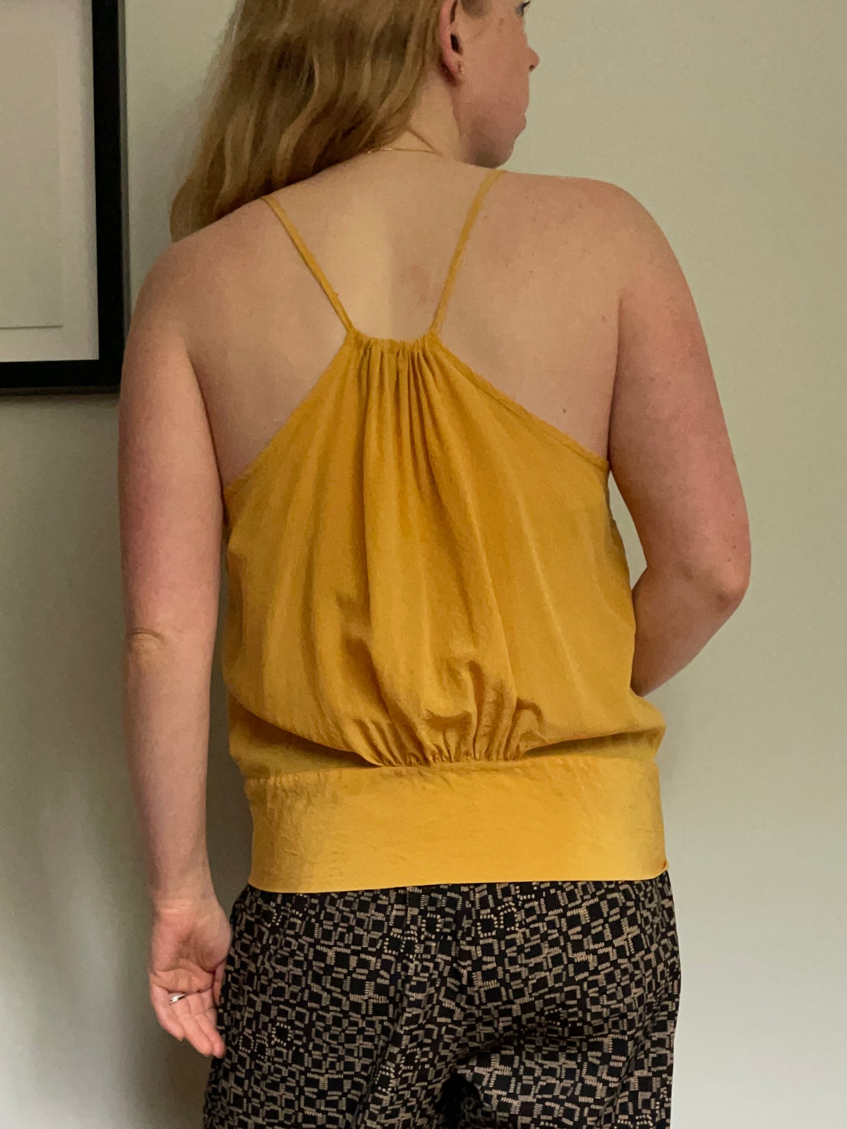 bebe Mineral Yellow Mulberry Silk Racerback Tie-Waist Top – Medium