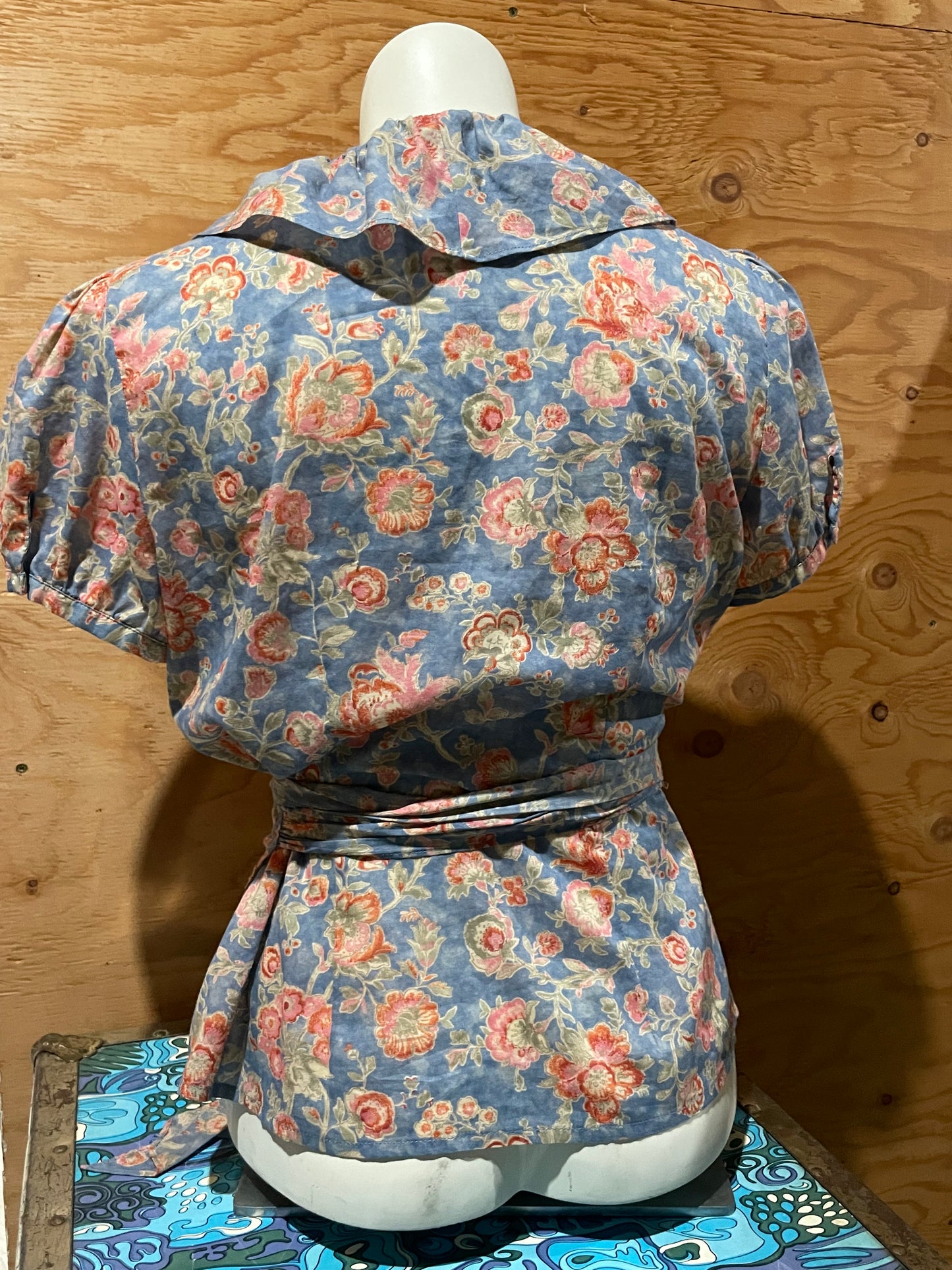 Lauren Jeans Co. Ralph Lauren  Blue Floral Cotton Wrap Top – Small