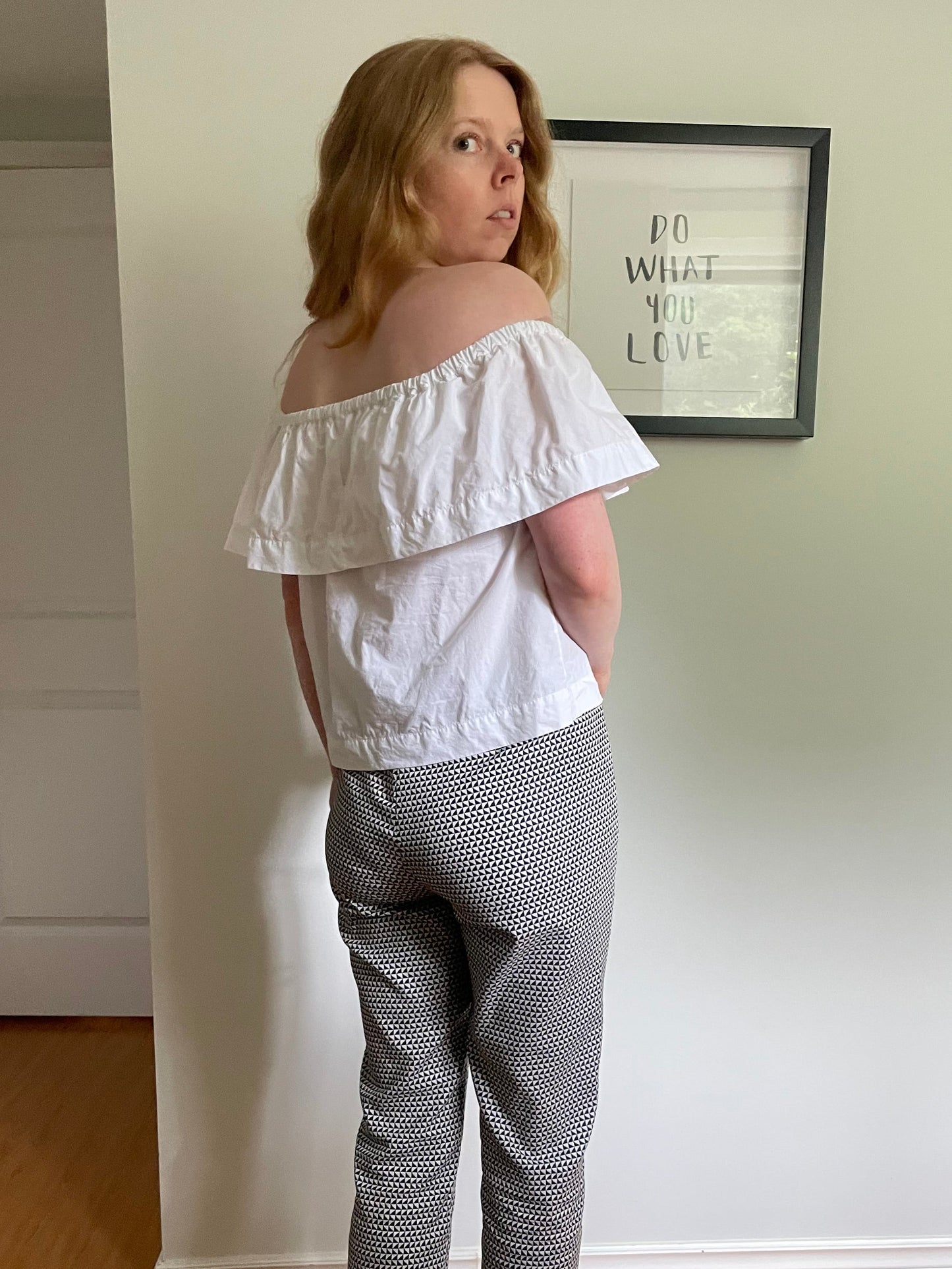 Aritzia Wilfred White Structured Cotton Off-the-Shoulder Ruffle Top – XS/S