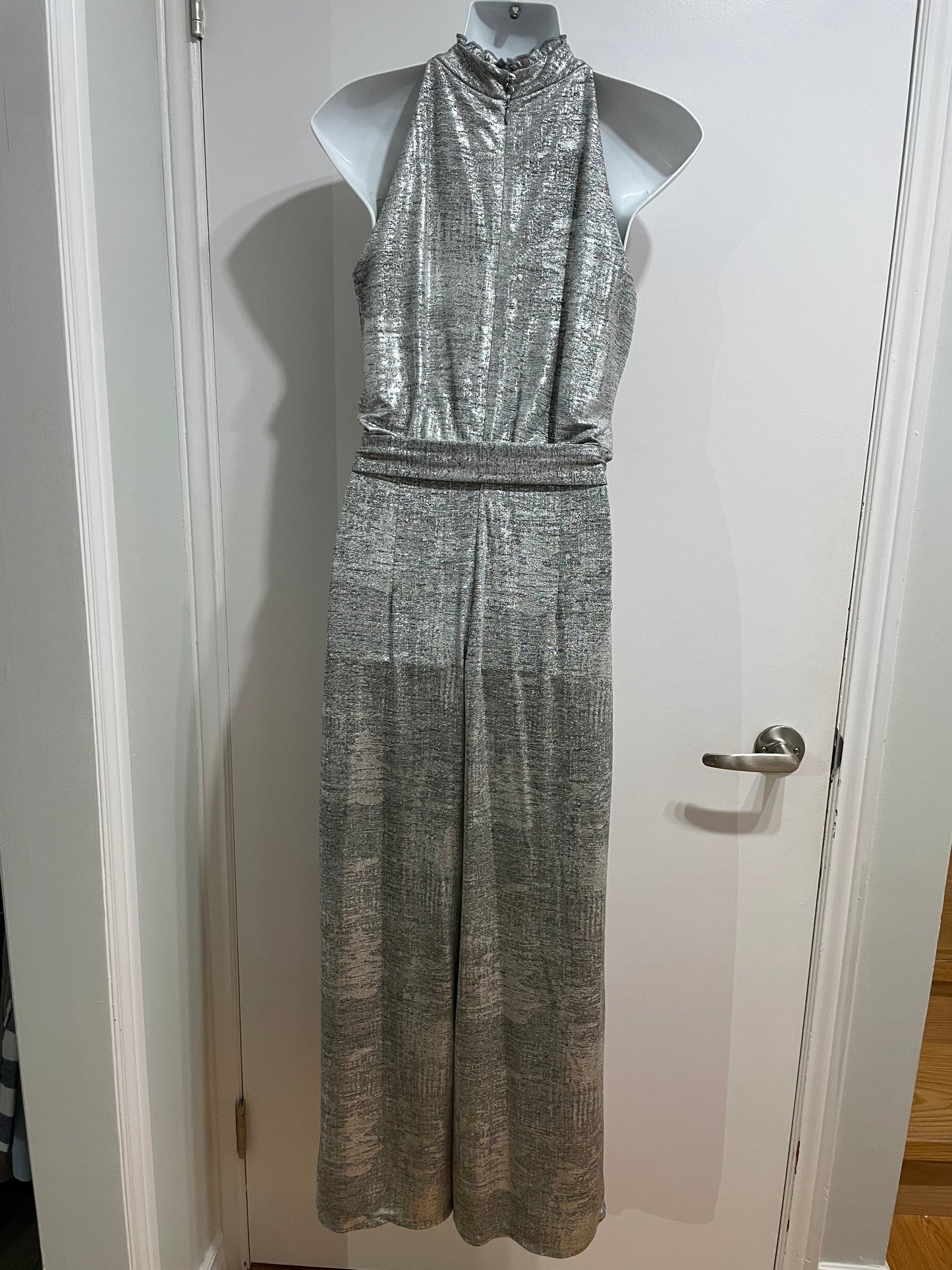 Vince Camuto Silver Metallic Sleeveless Jumpsuit with Tie Waist – Size 2