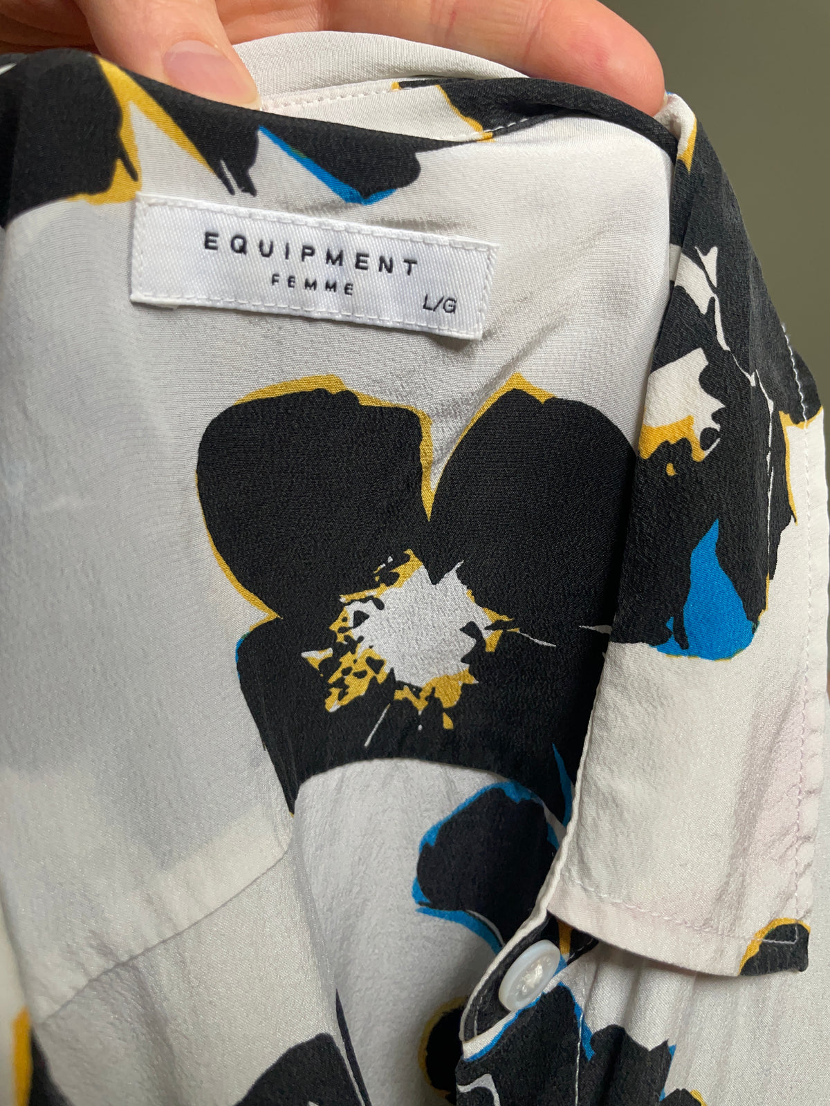 Equipment Femme Ivory Multicolour Floral Silk Button-Up Shirt – Large