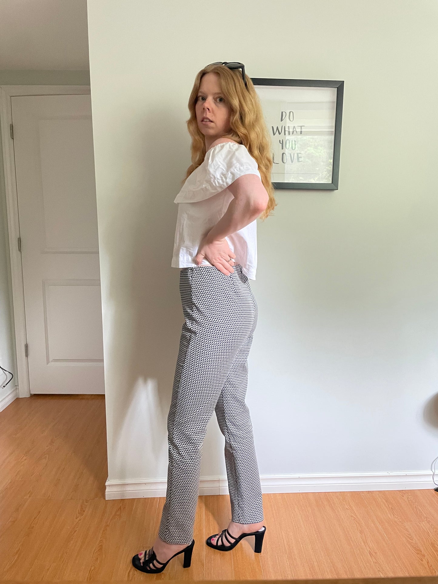 Theory Black & White Geometric Arlington Straight Leg Pants – Size 6
