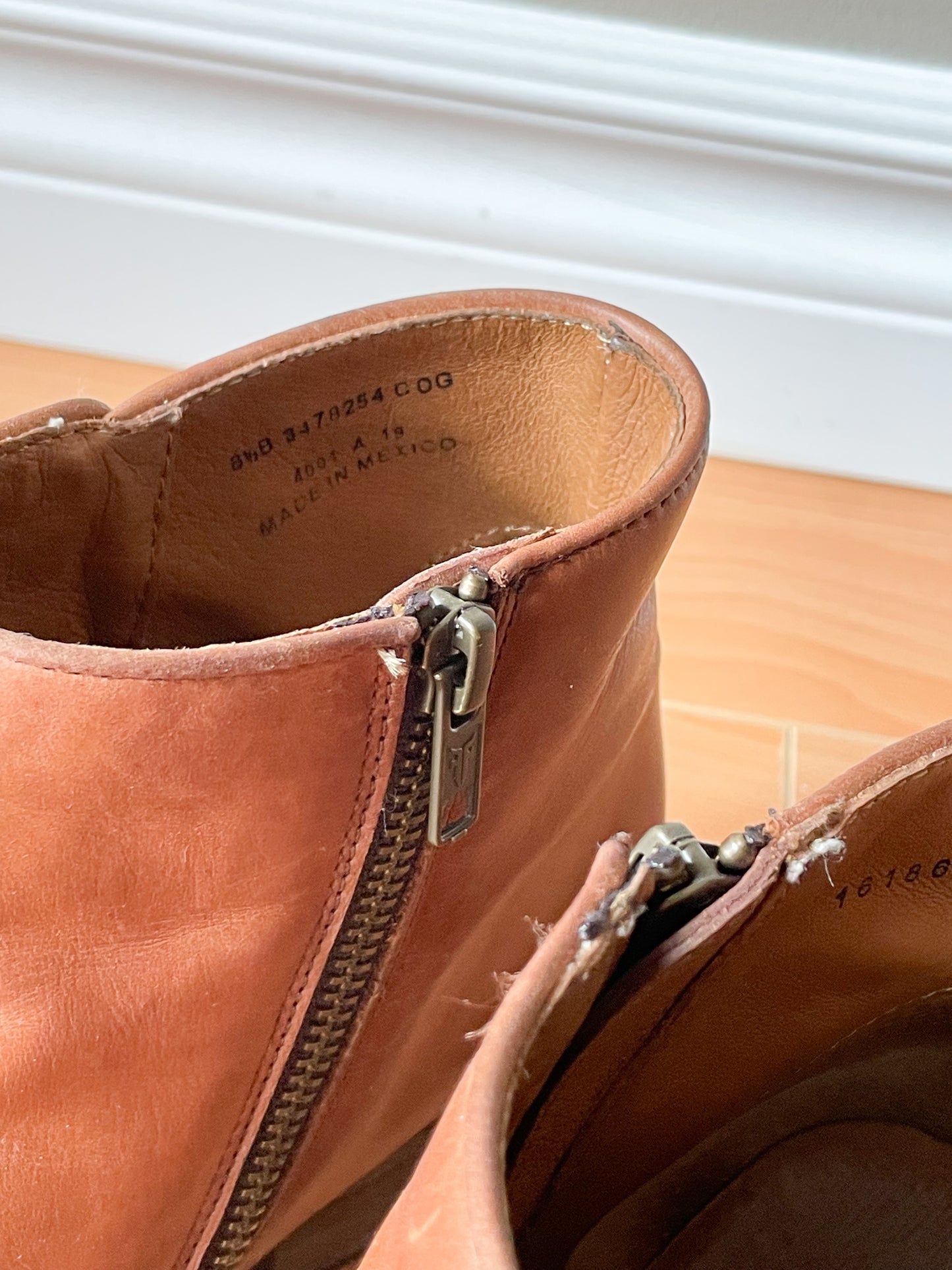 Frye Leather Carson Piping Ankle Boots in Caramel Antique - Size 8.5