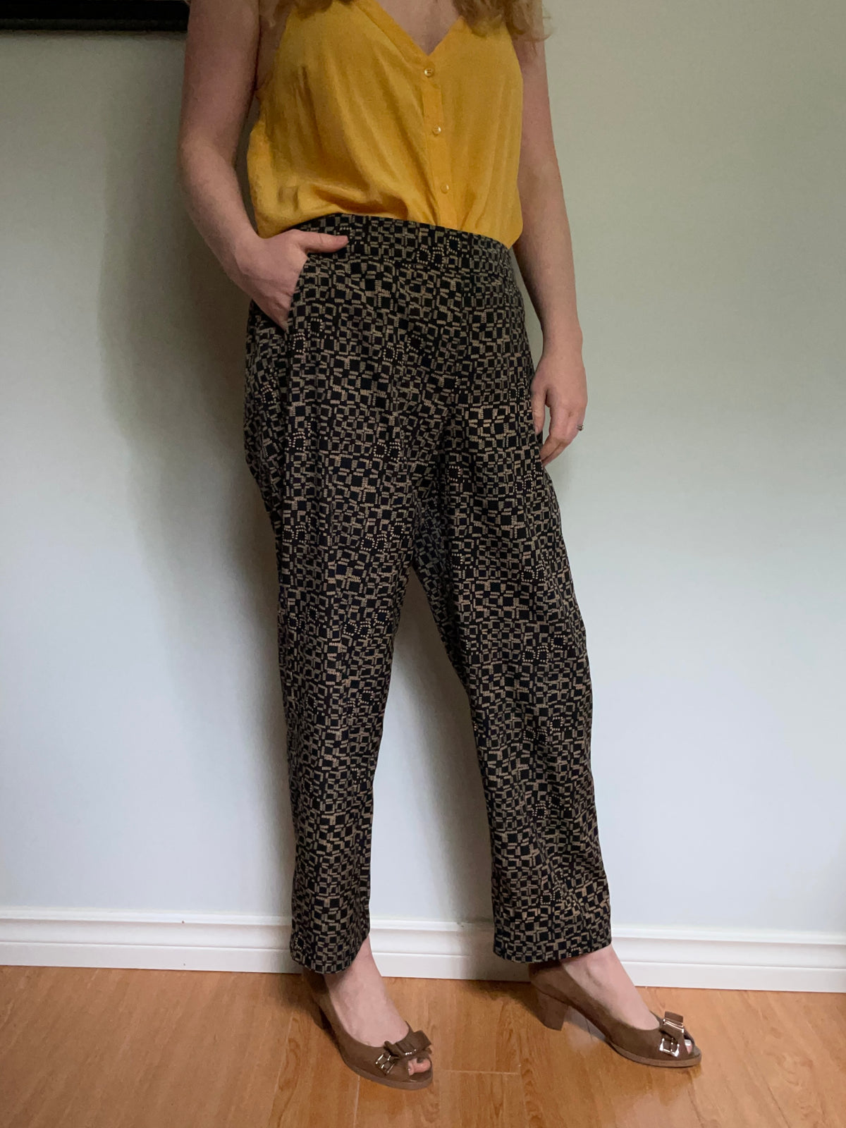 Sandro Black & Beige Geometric Print Straight-Leg Trousers – Size 10