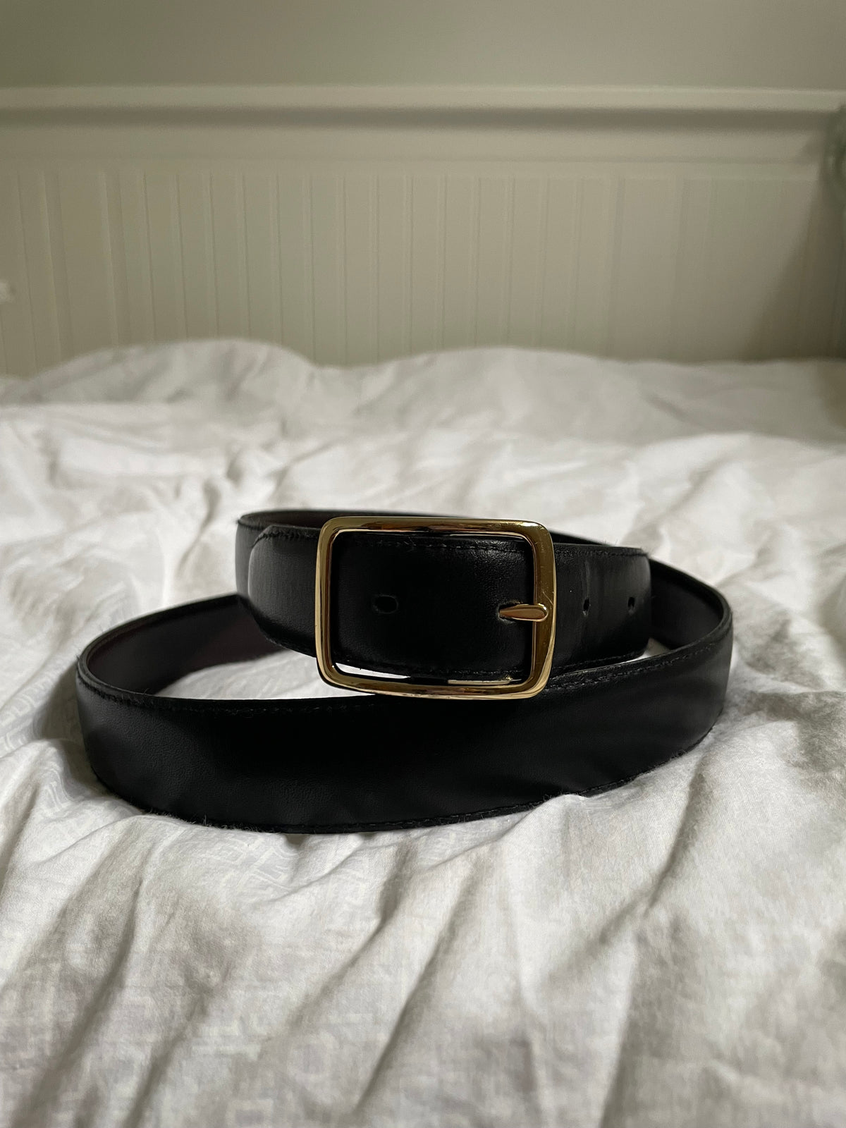 Black Leather Belt with Gold-Tone Buckle – Size 42/XL